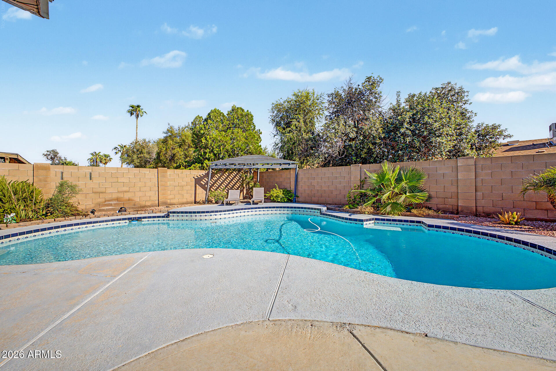 4145 W MEADOW Drive