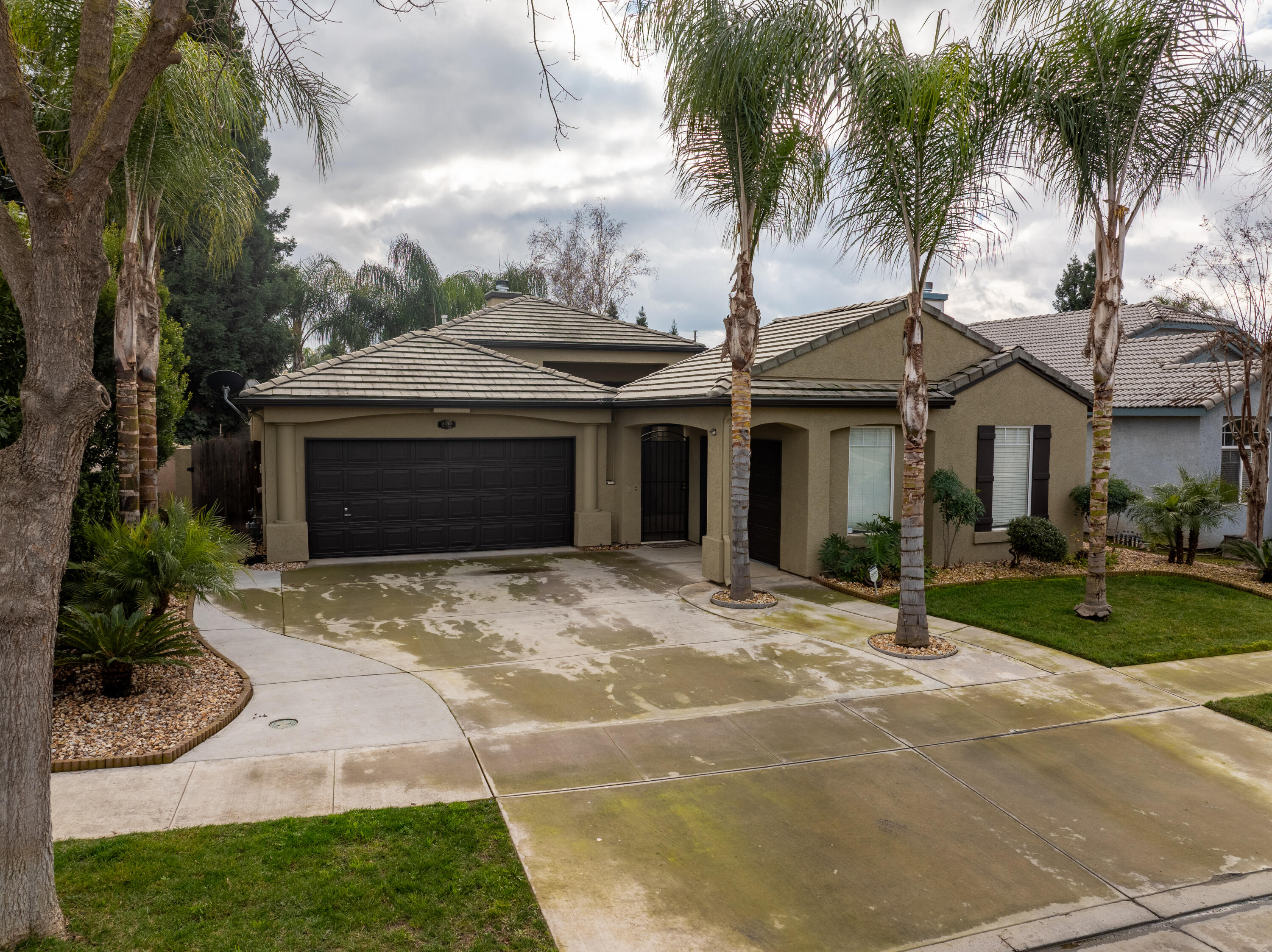 1635 E Dorothea Avenue