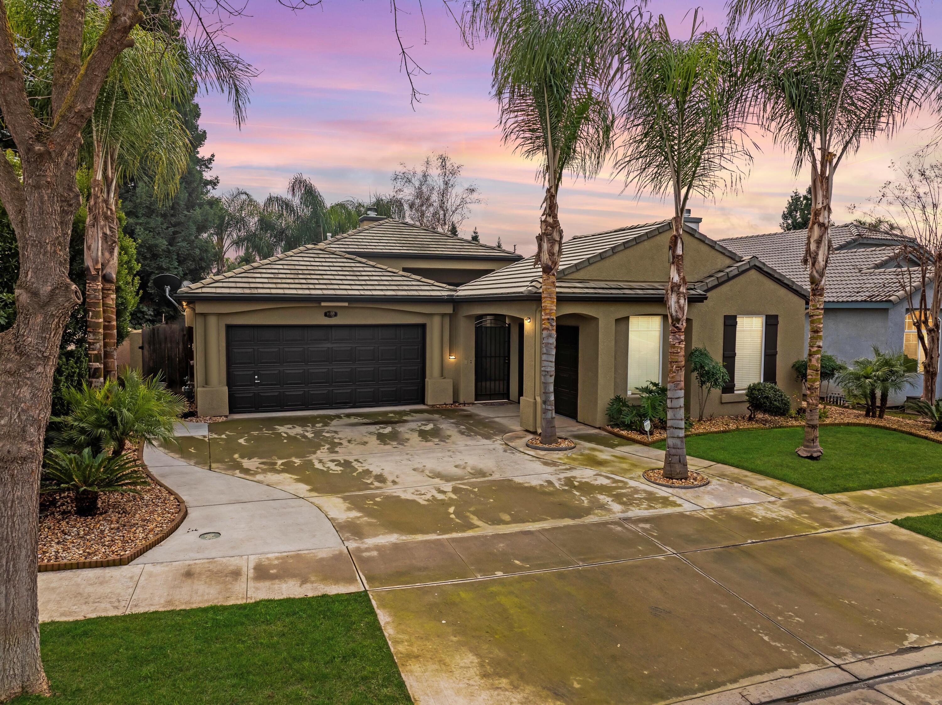 1635 E Dorothea Avenue