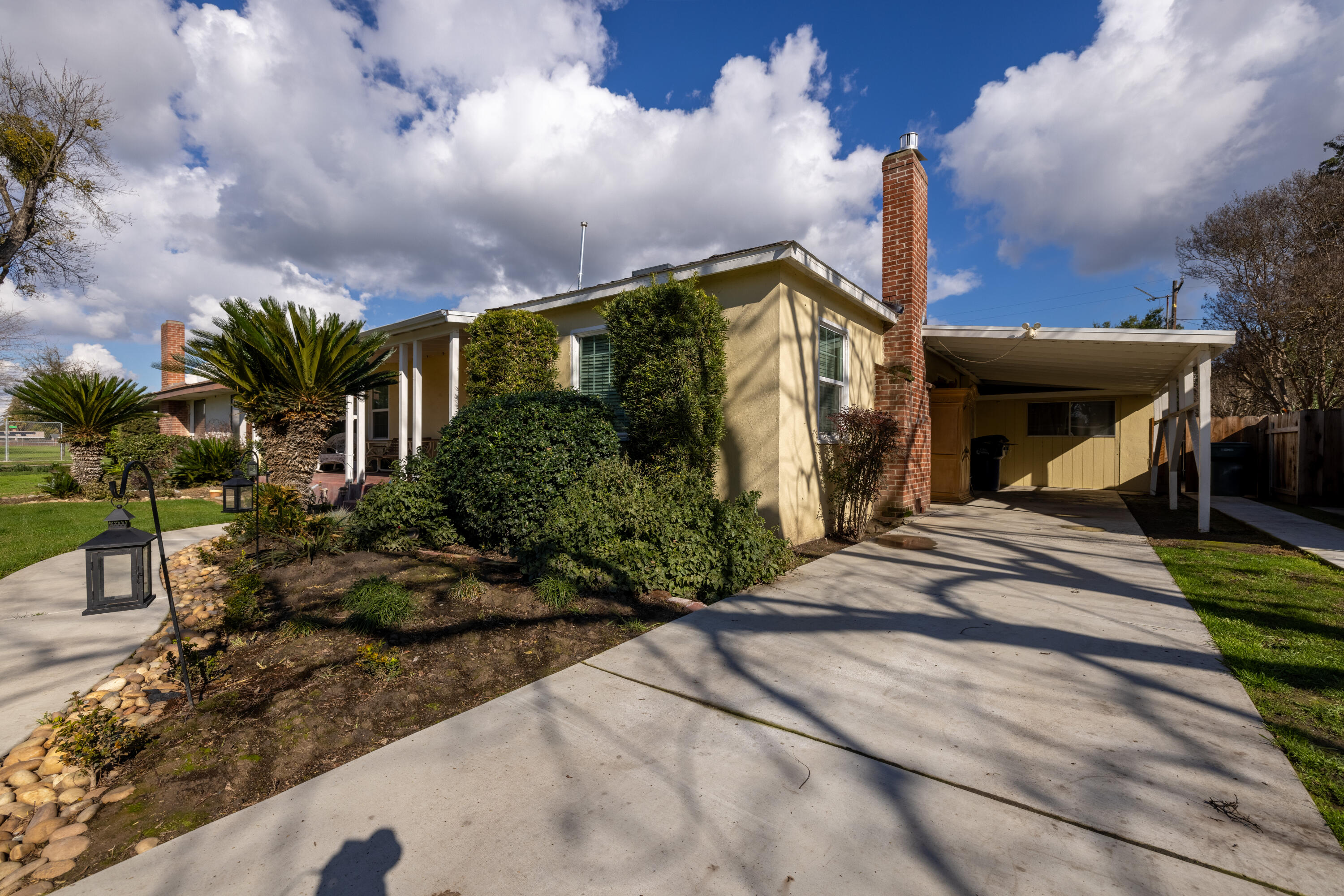 642 N N Place