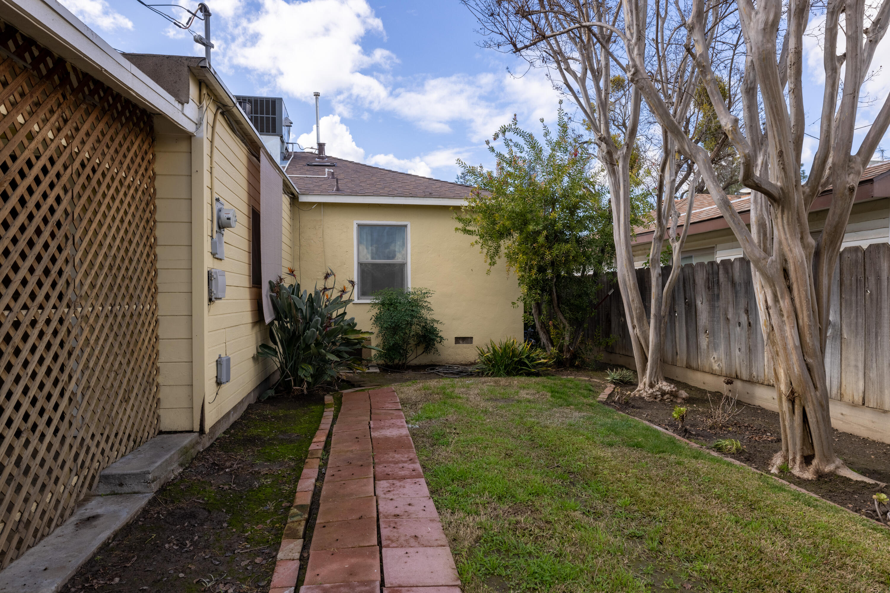 642 N N Place