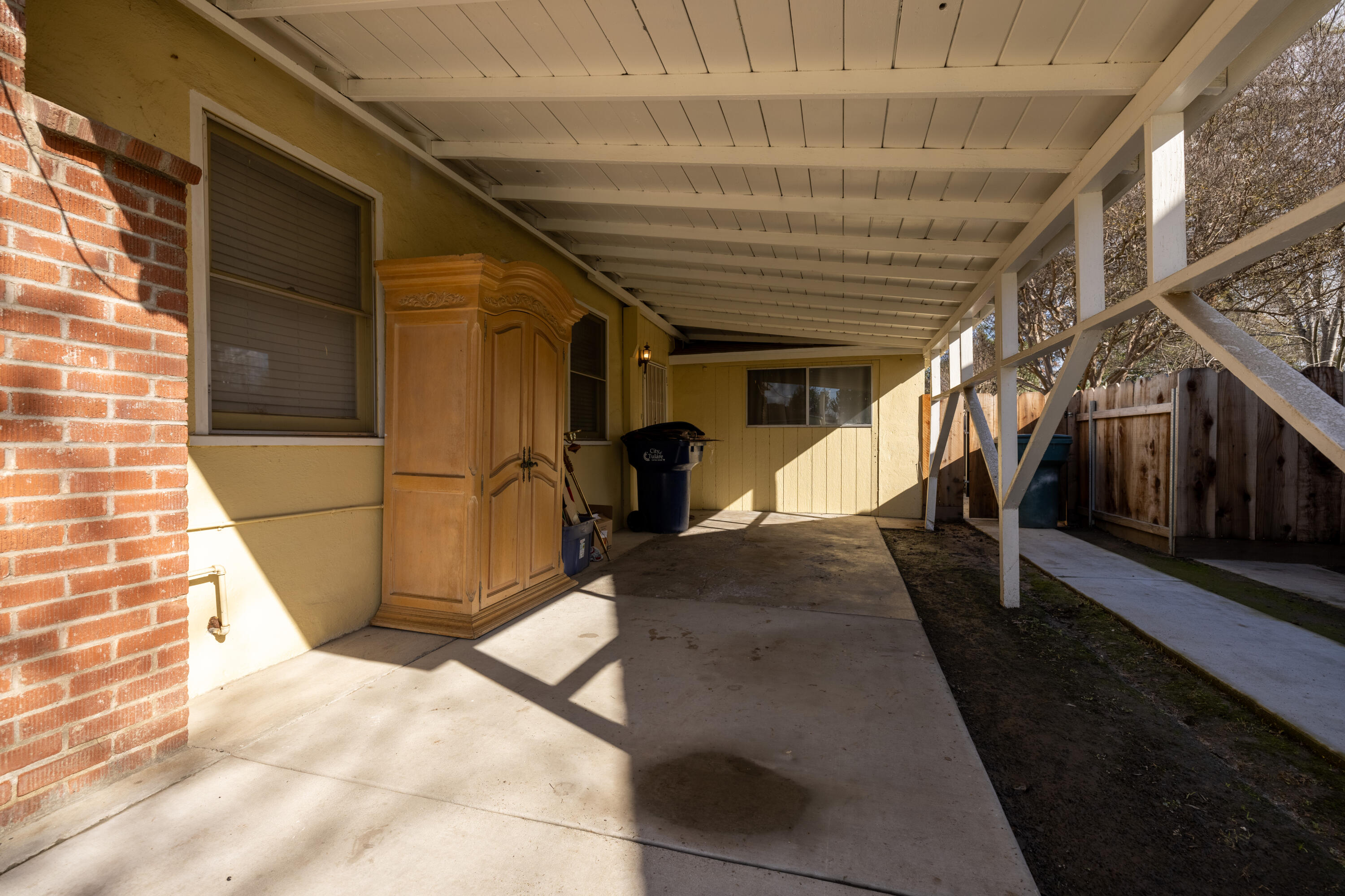 642 N N Place