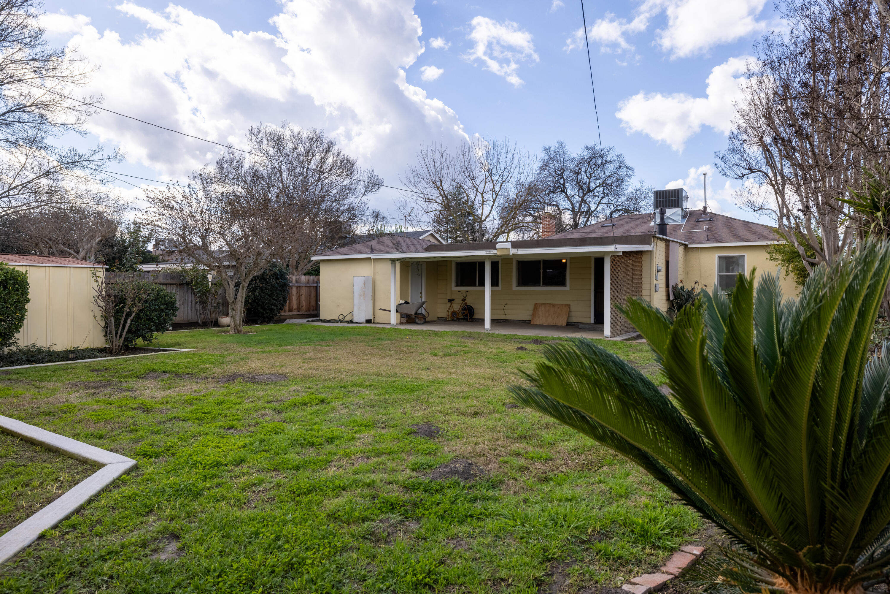 642 N N Place