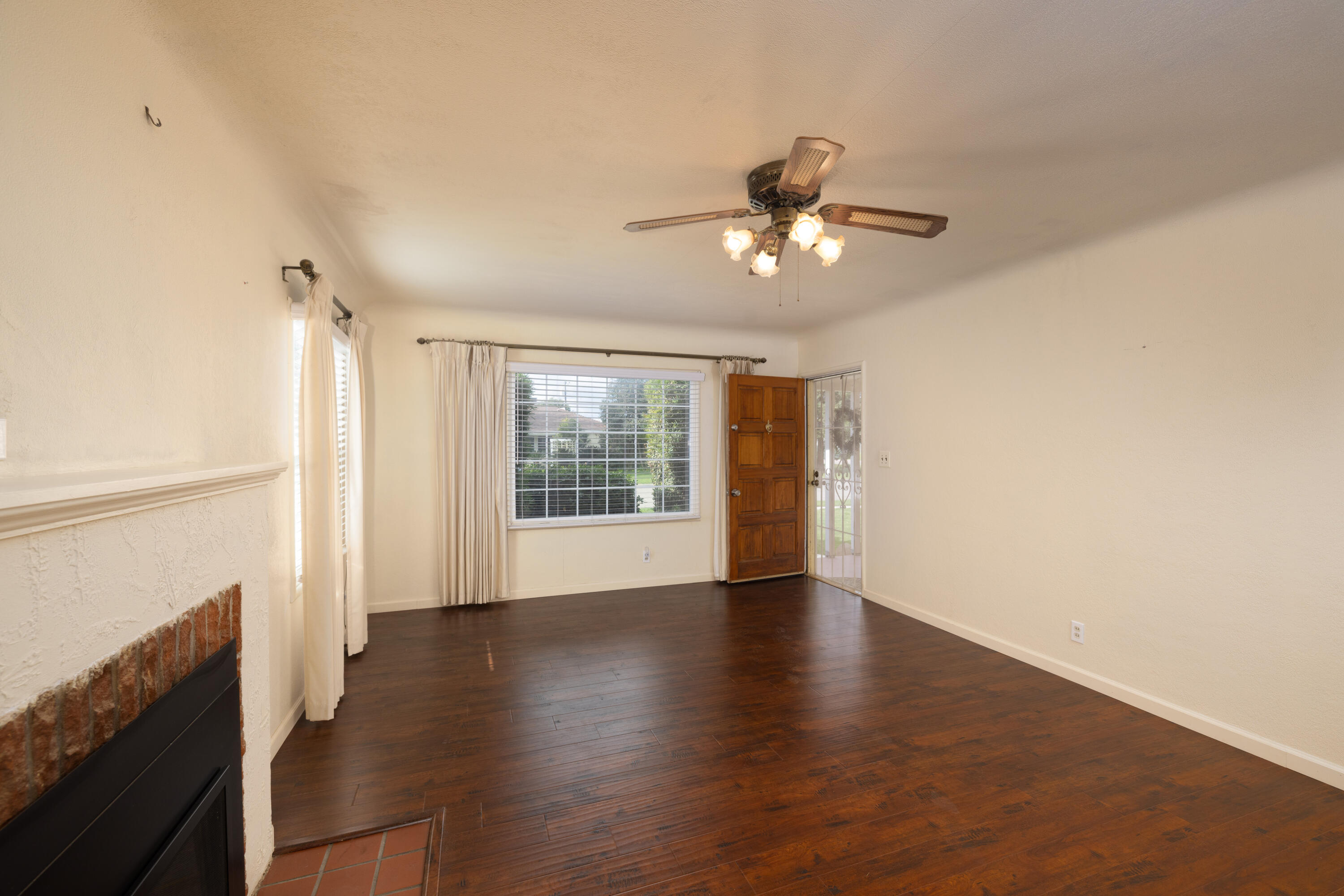 642 N N Place