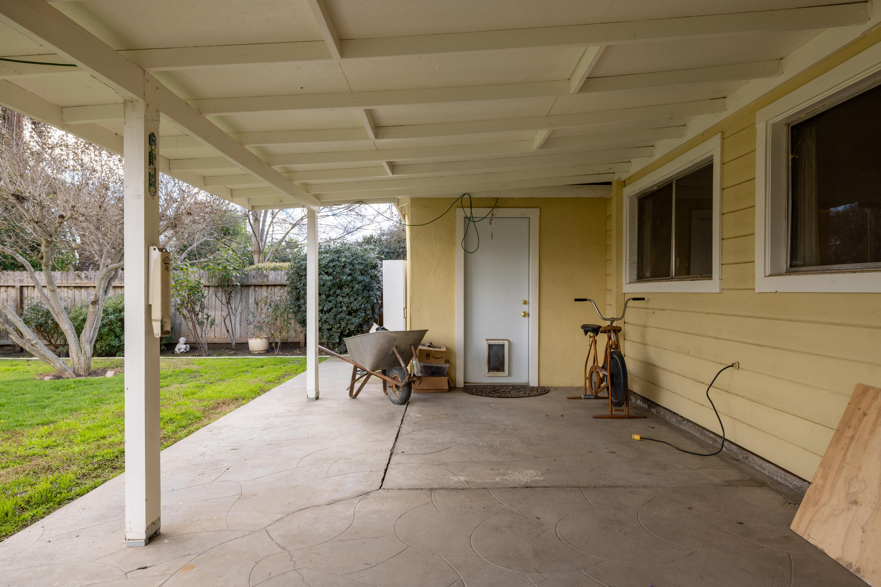 642 N N Place