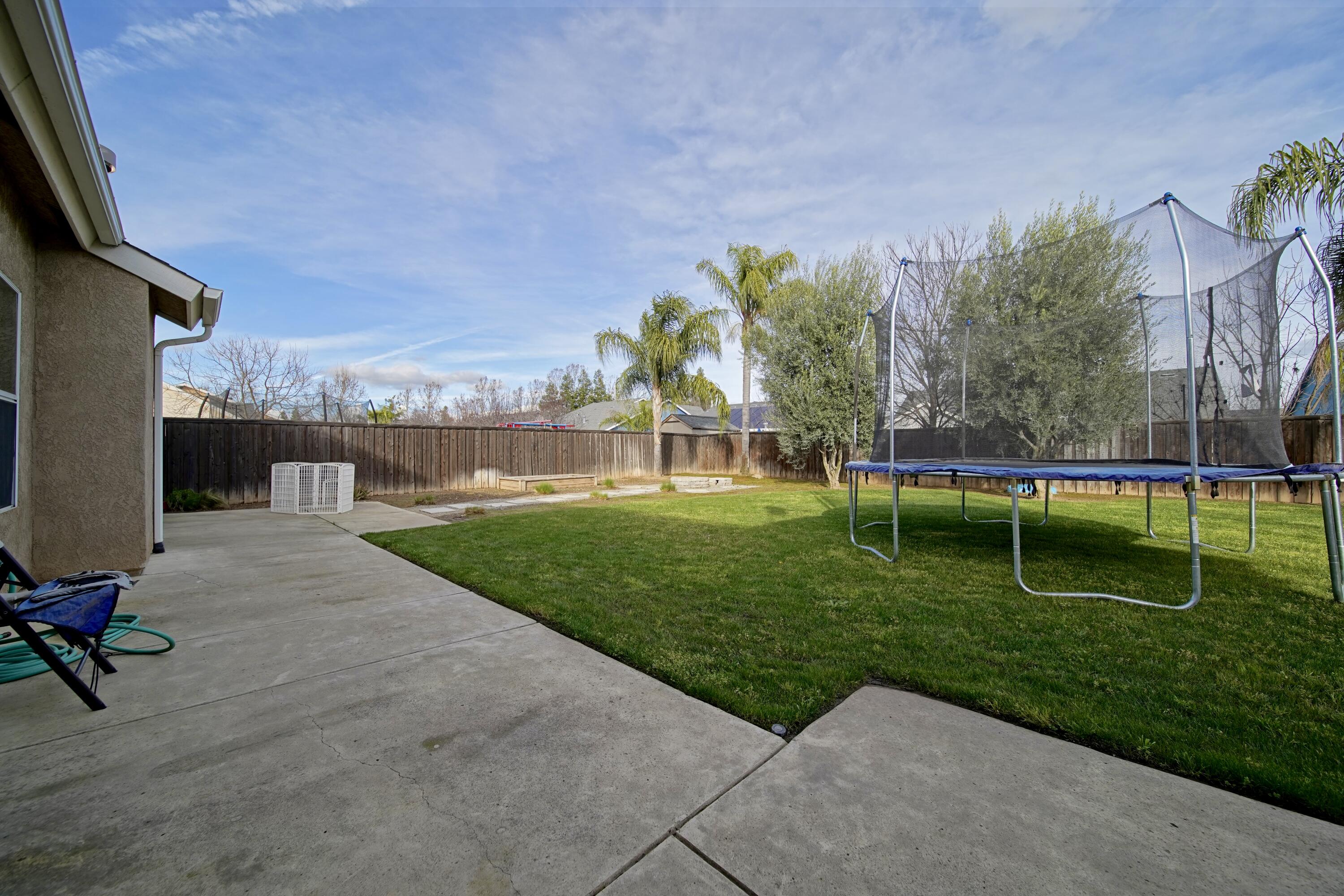 8914 N Matus Avenue