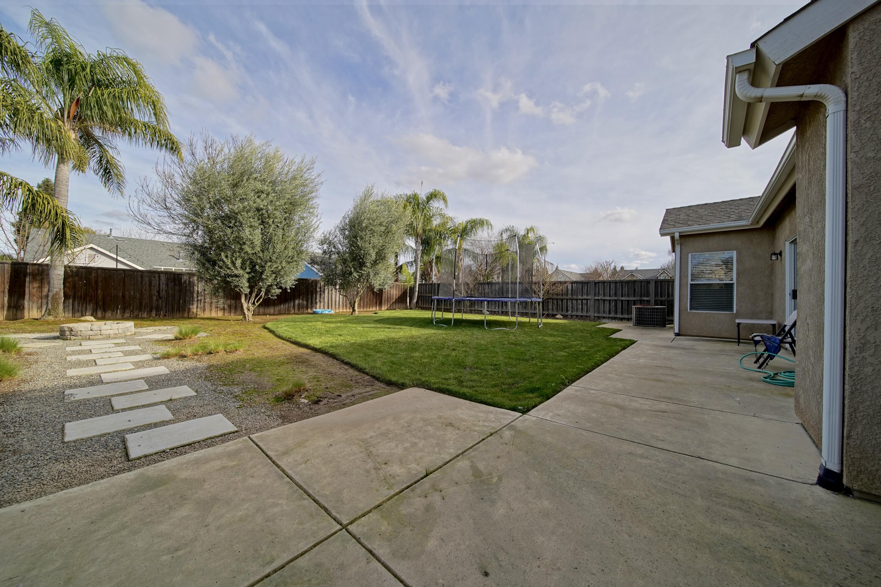 8914 N Matus Avenue