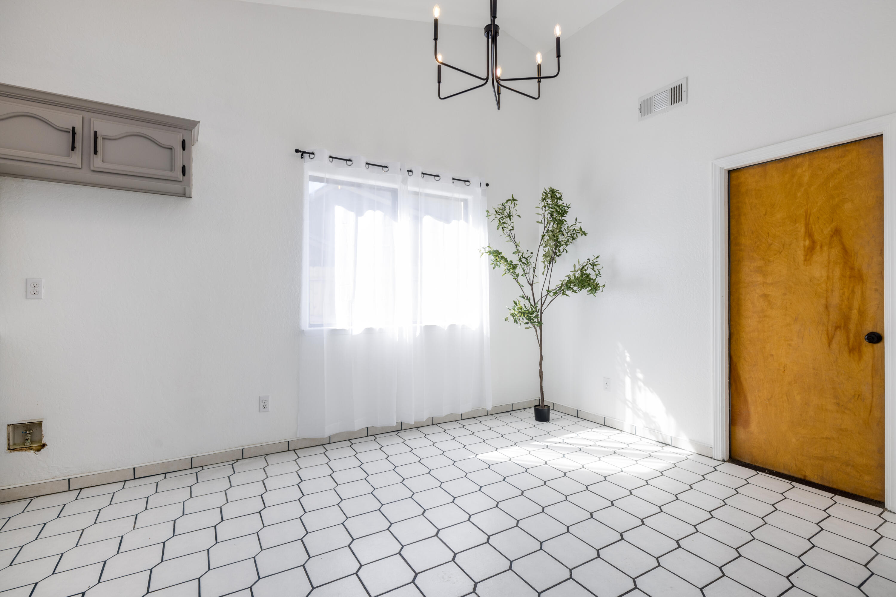 2705 W Mission Court