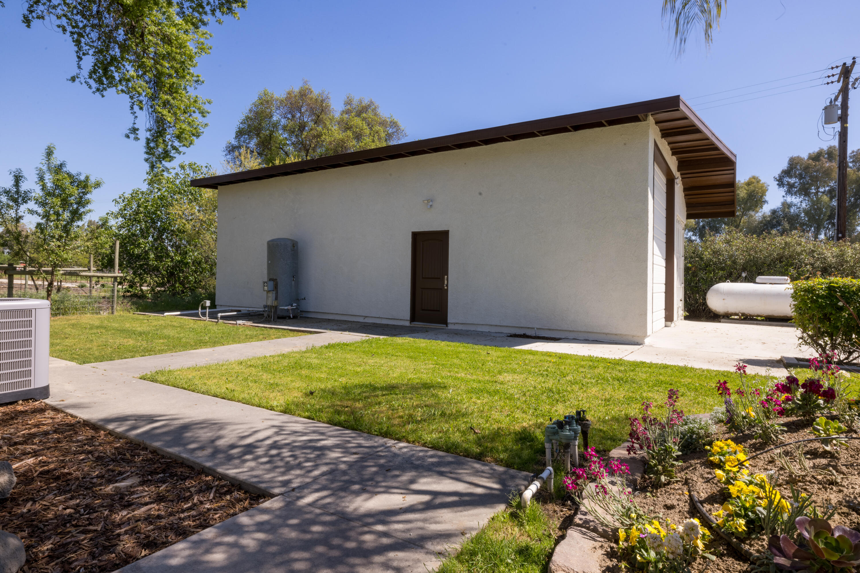 15046 Avenue 224