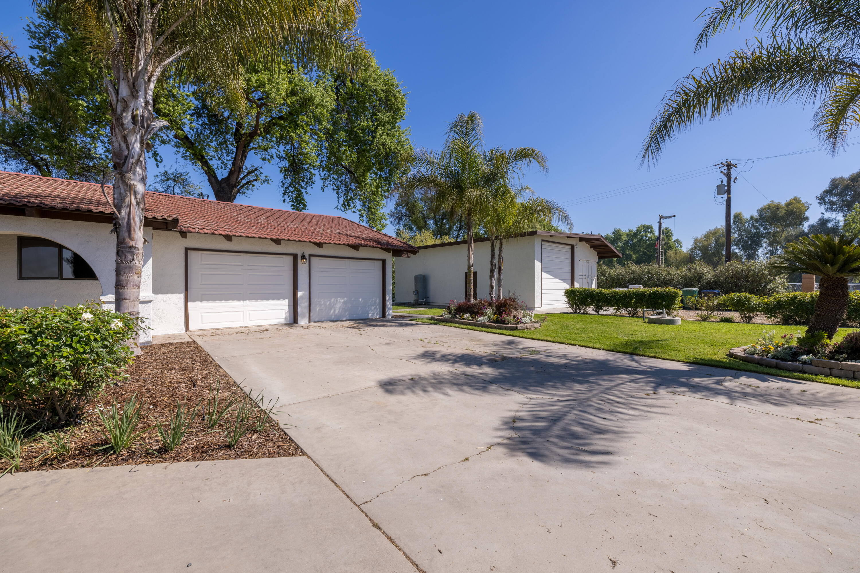 15046 Avenue 224