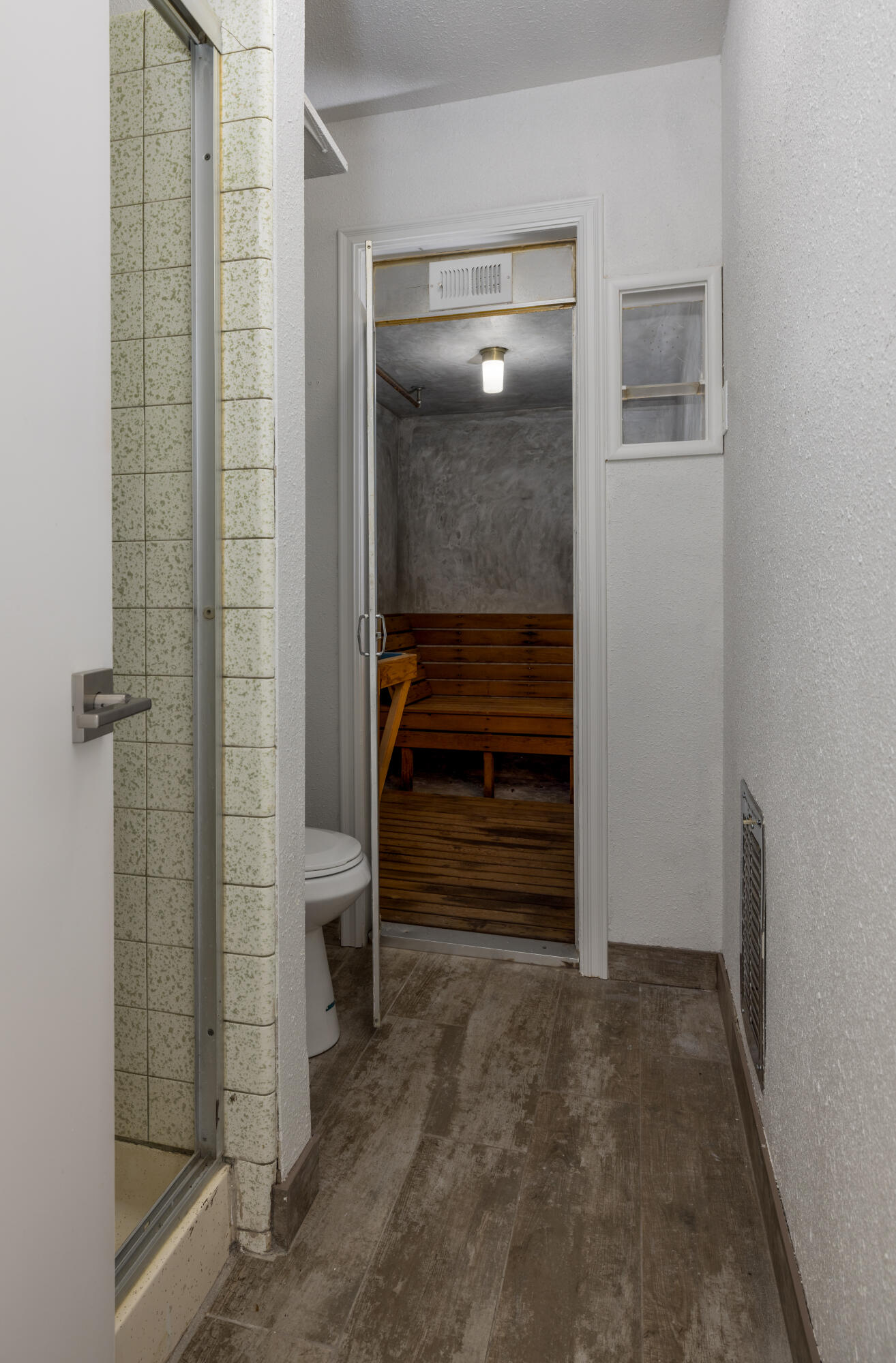 15046 Avenue 224