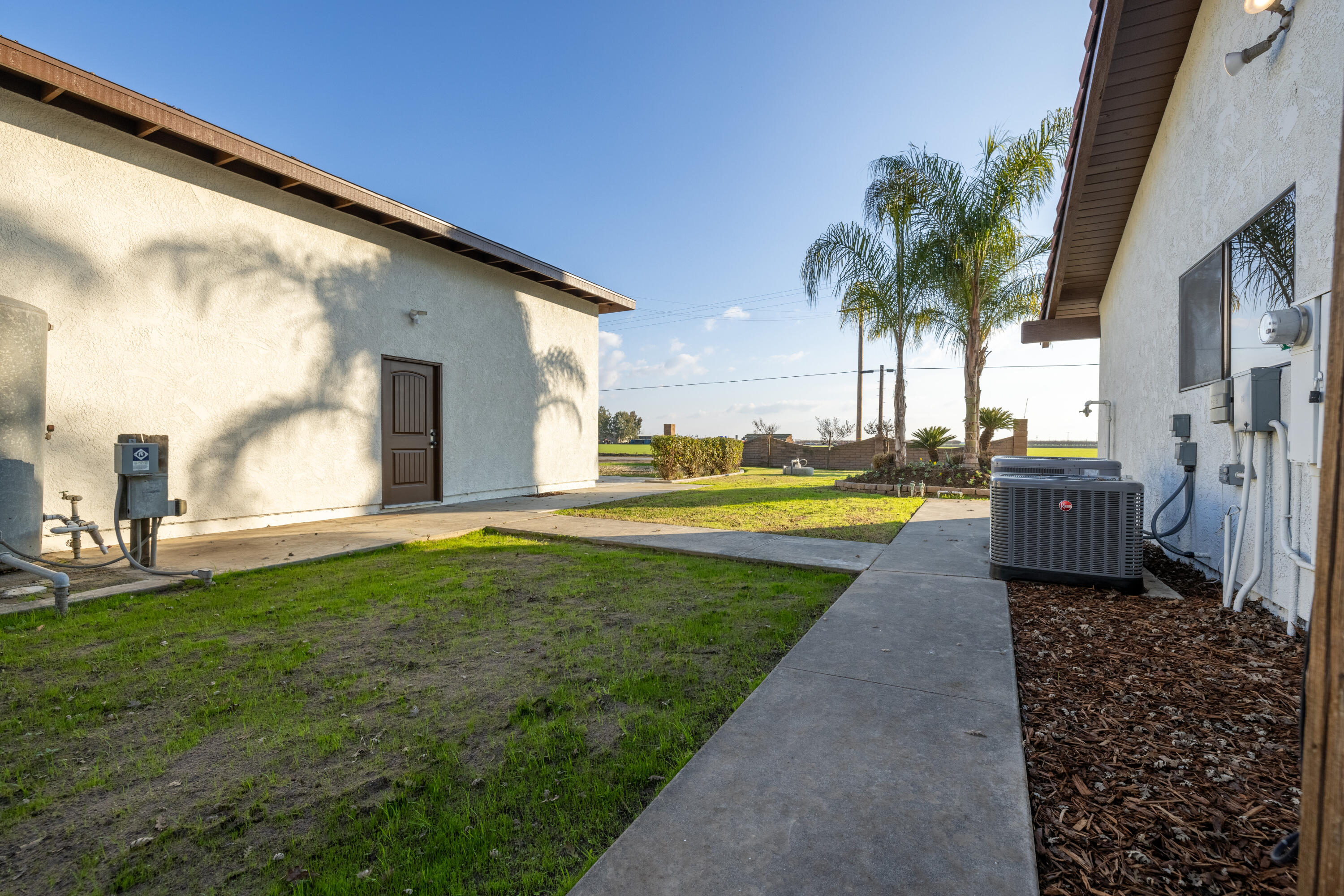 15046 Avenue 224