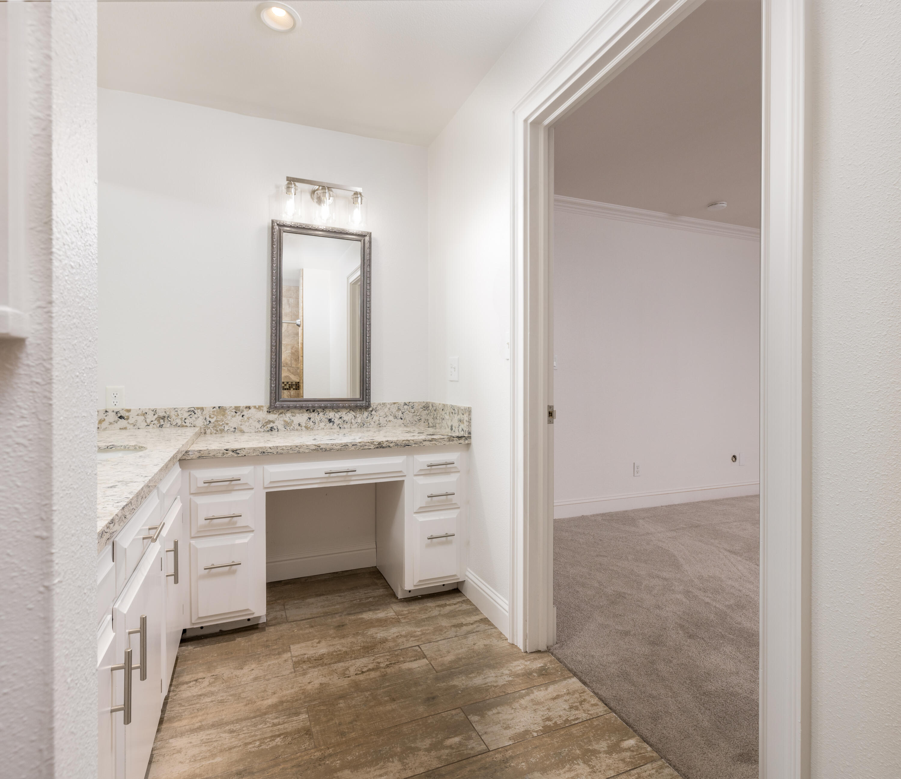 15046 Avenue 224
