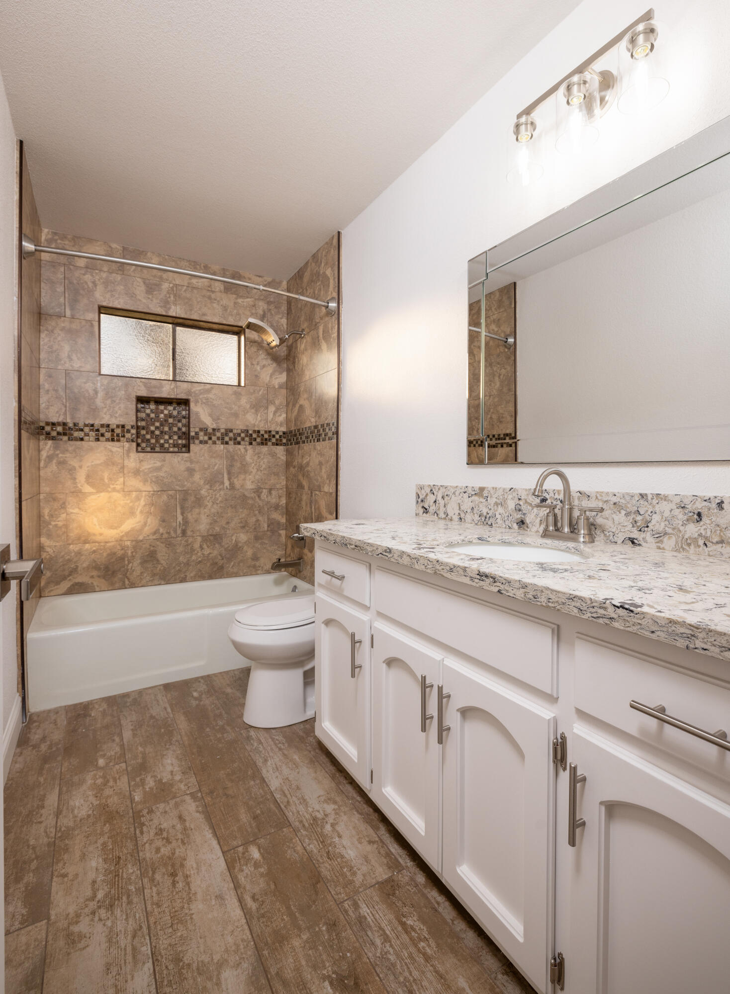 15046 Avenue 224