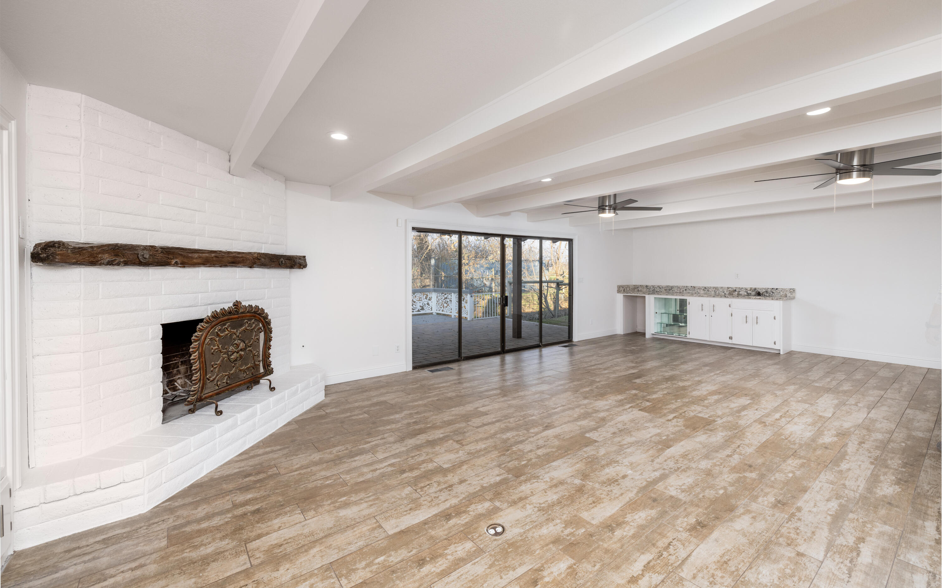 15046 Avenue 224