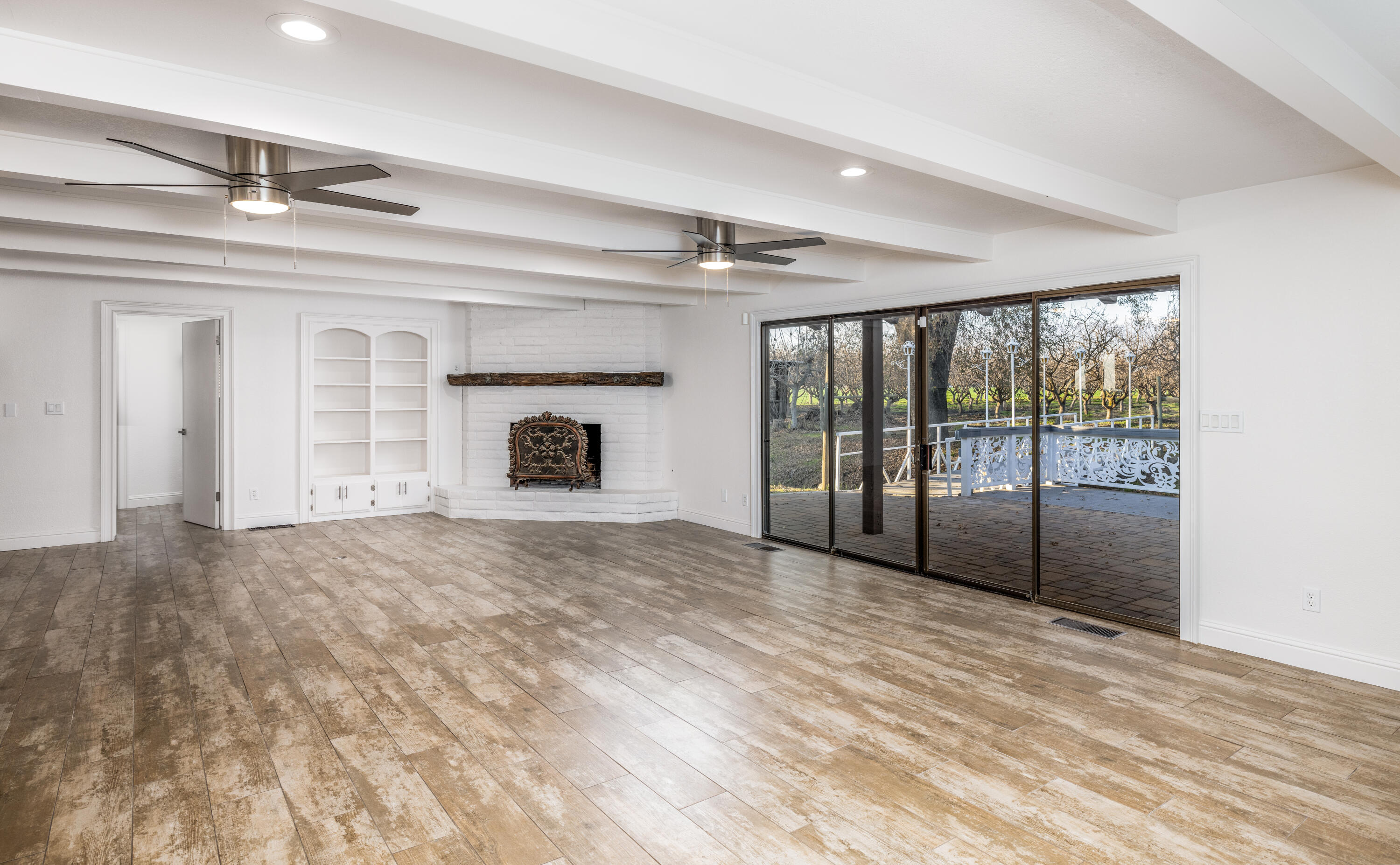 15046 Avenue 224