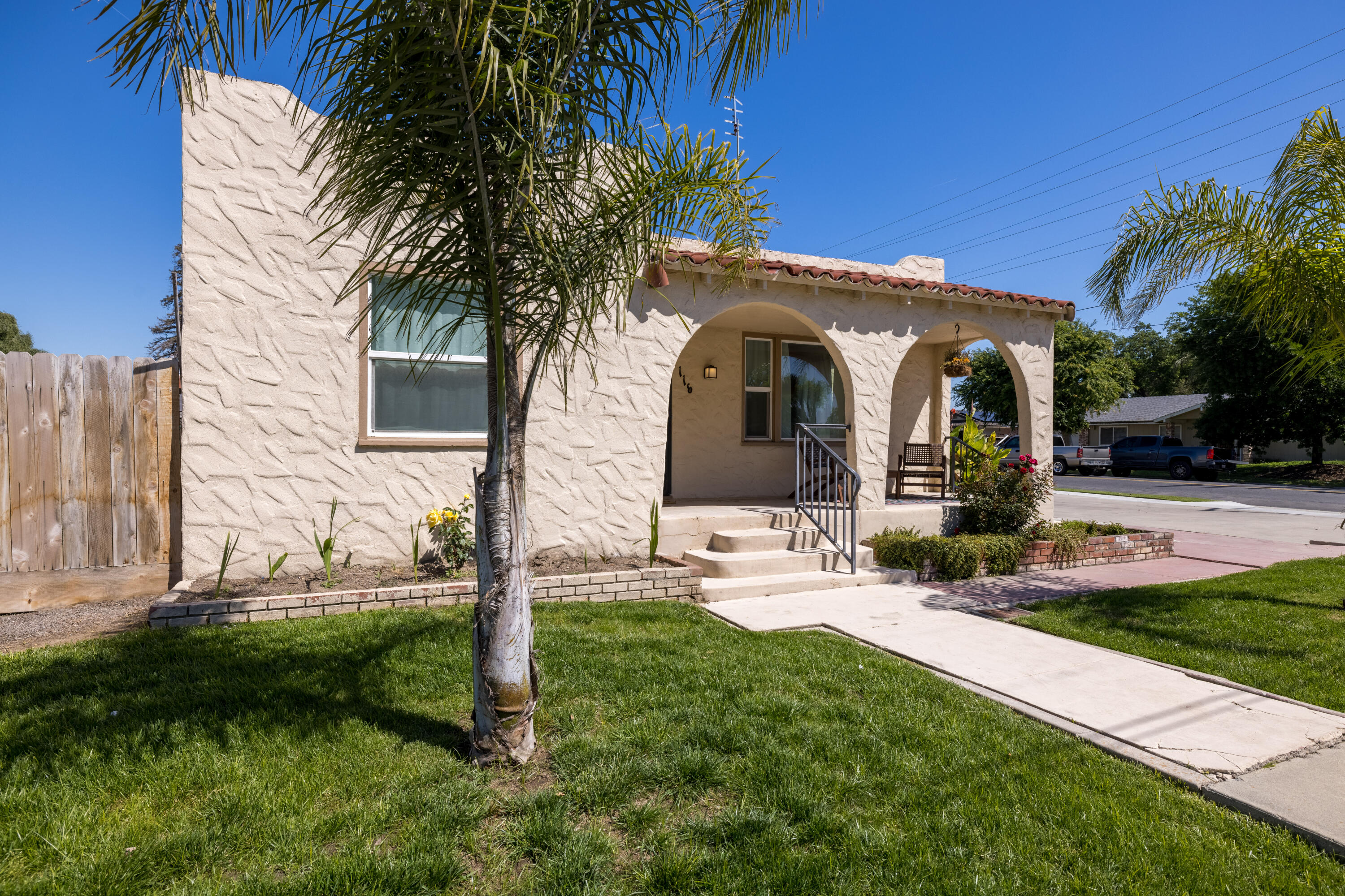 116 W Prosperity Avenue