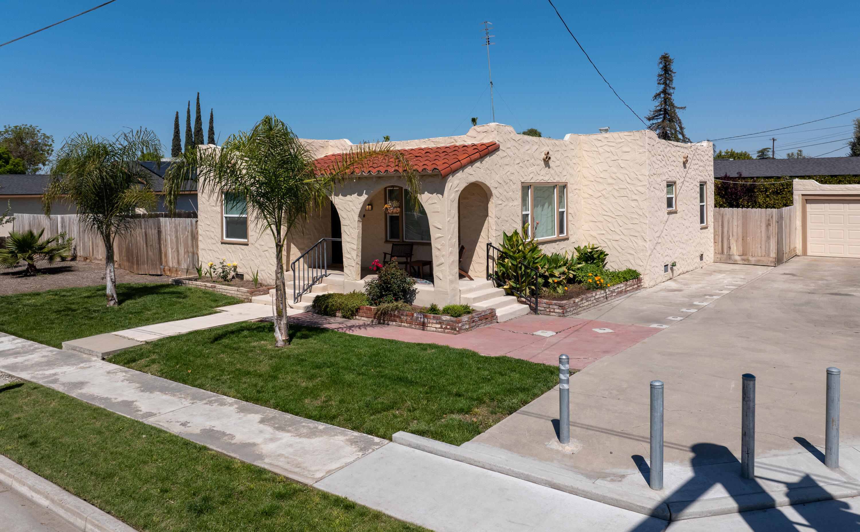 116 W Prosperity Avenue