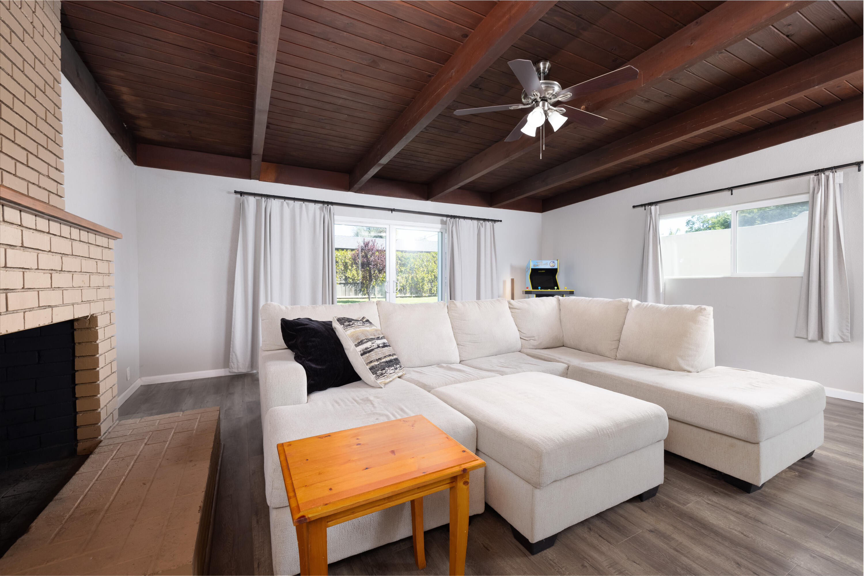 116 W Prosperity Avenue
