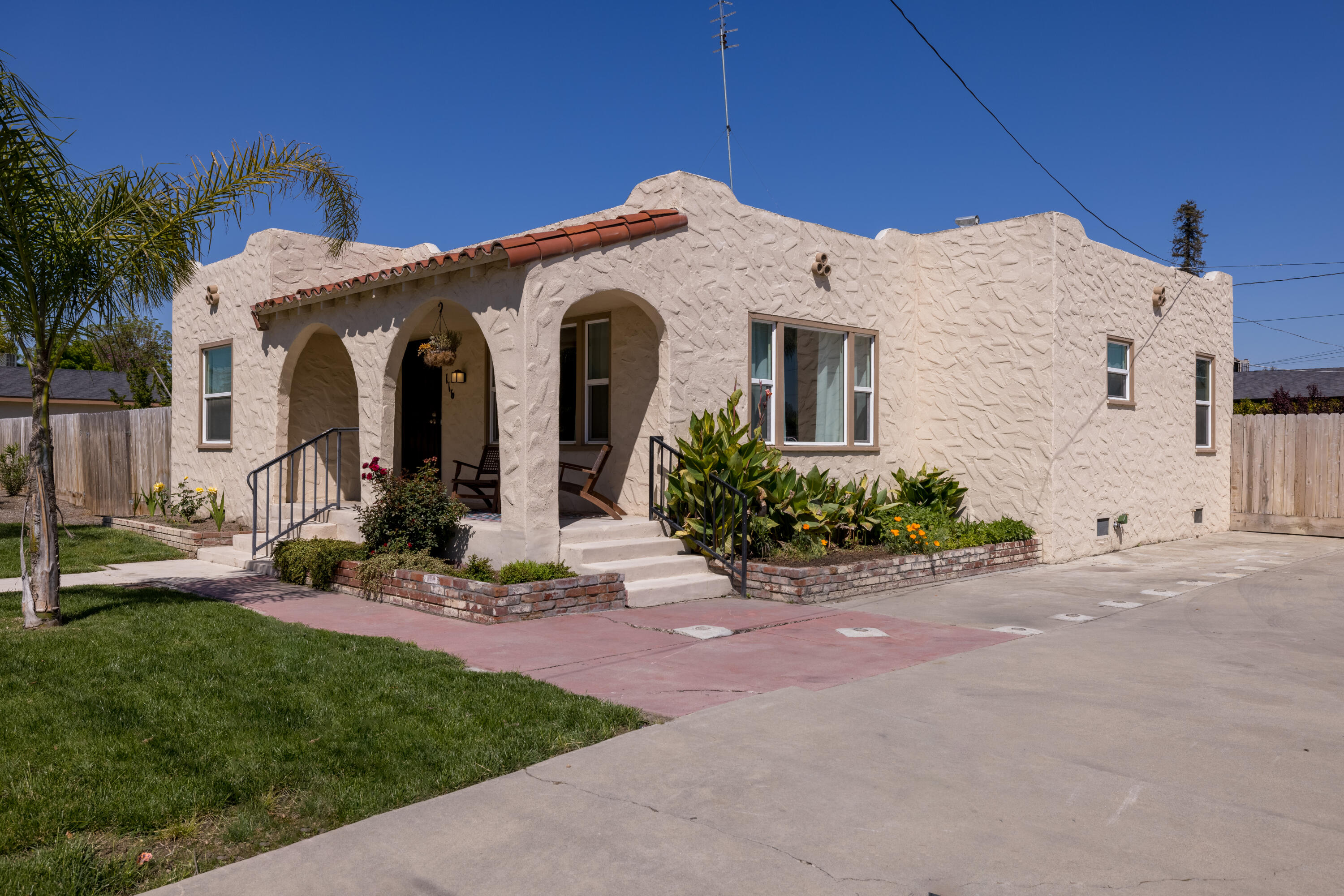116 W Prosperity Avenue