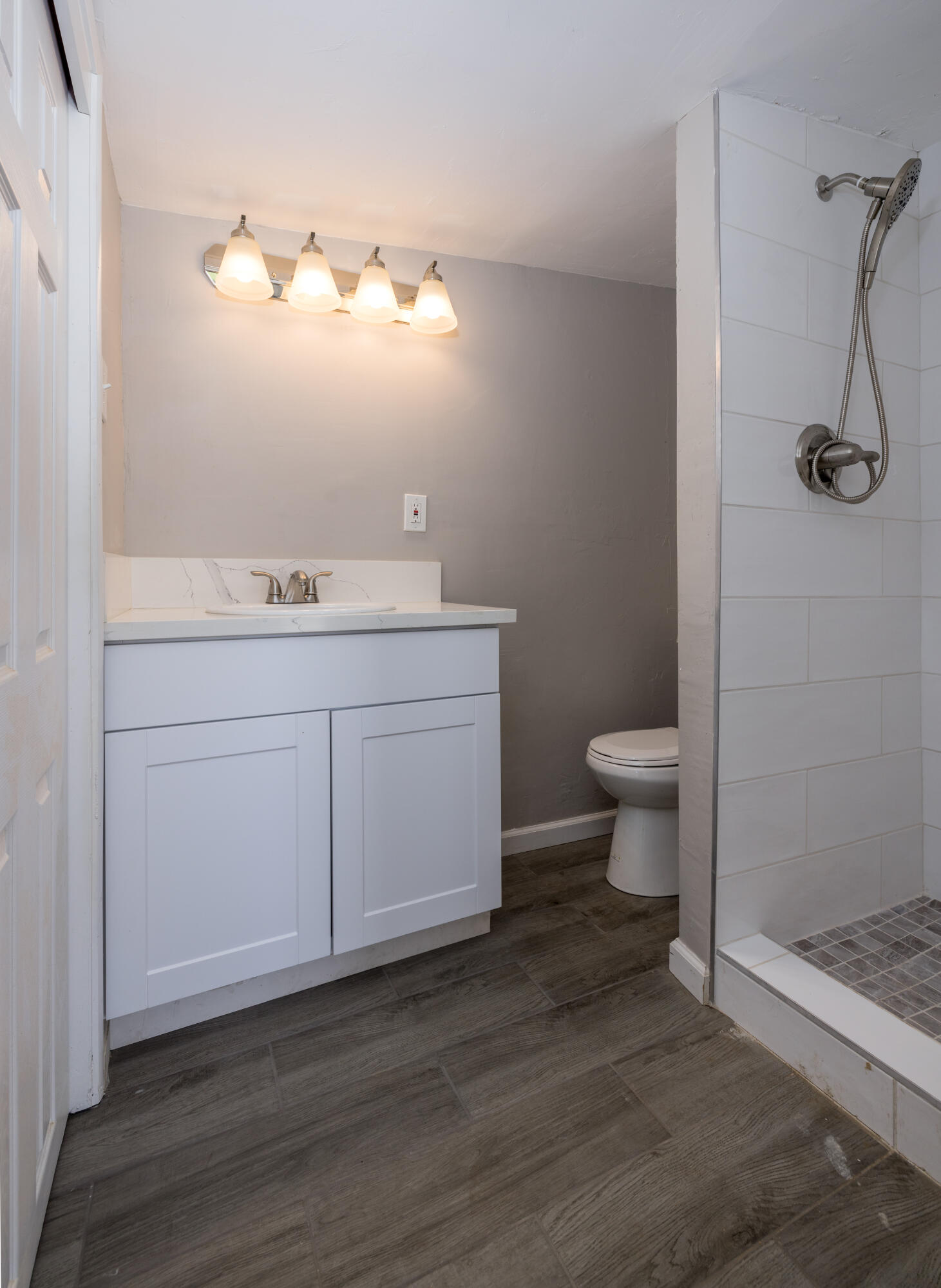 116 W Prosperity Avenue