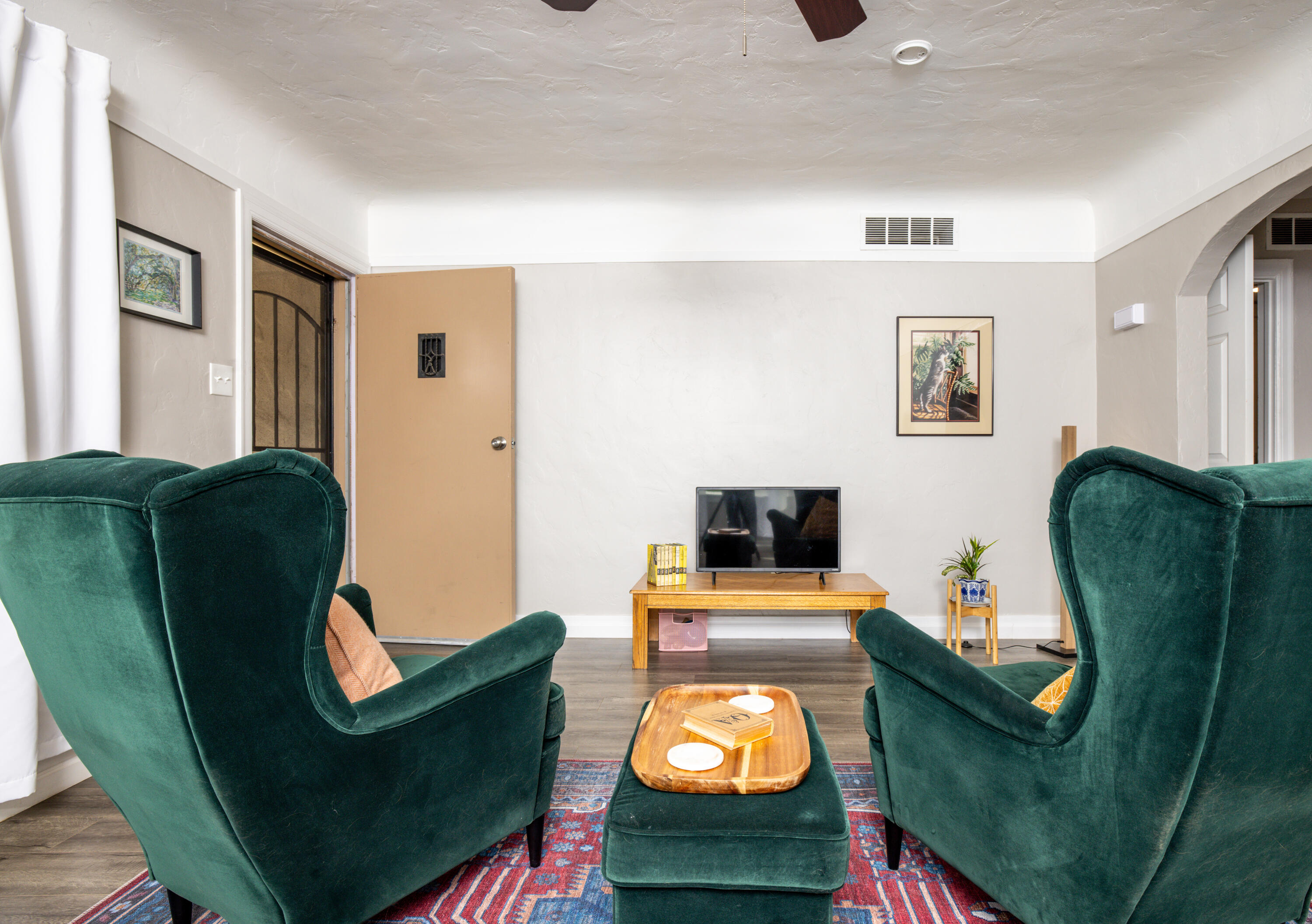 116 W Prosperity Avenue