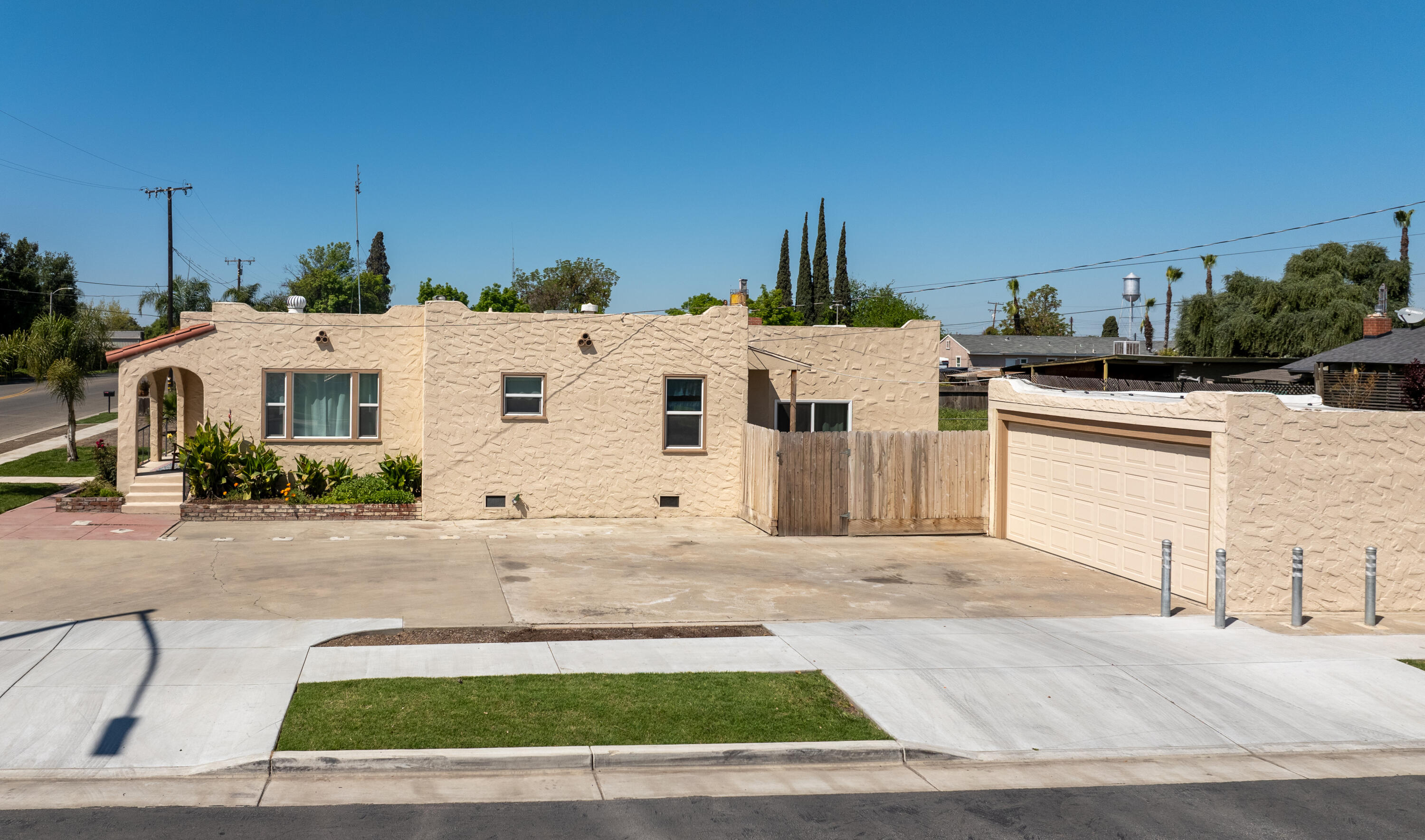 116 W Prosperity Avenue