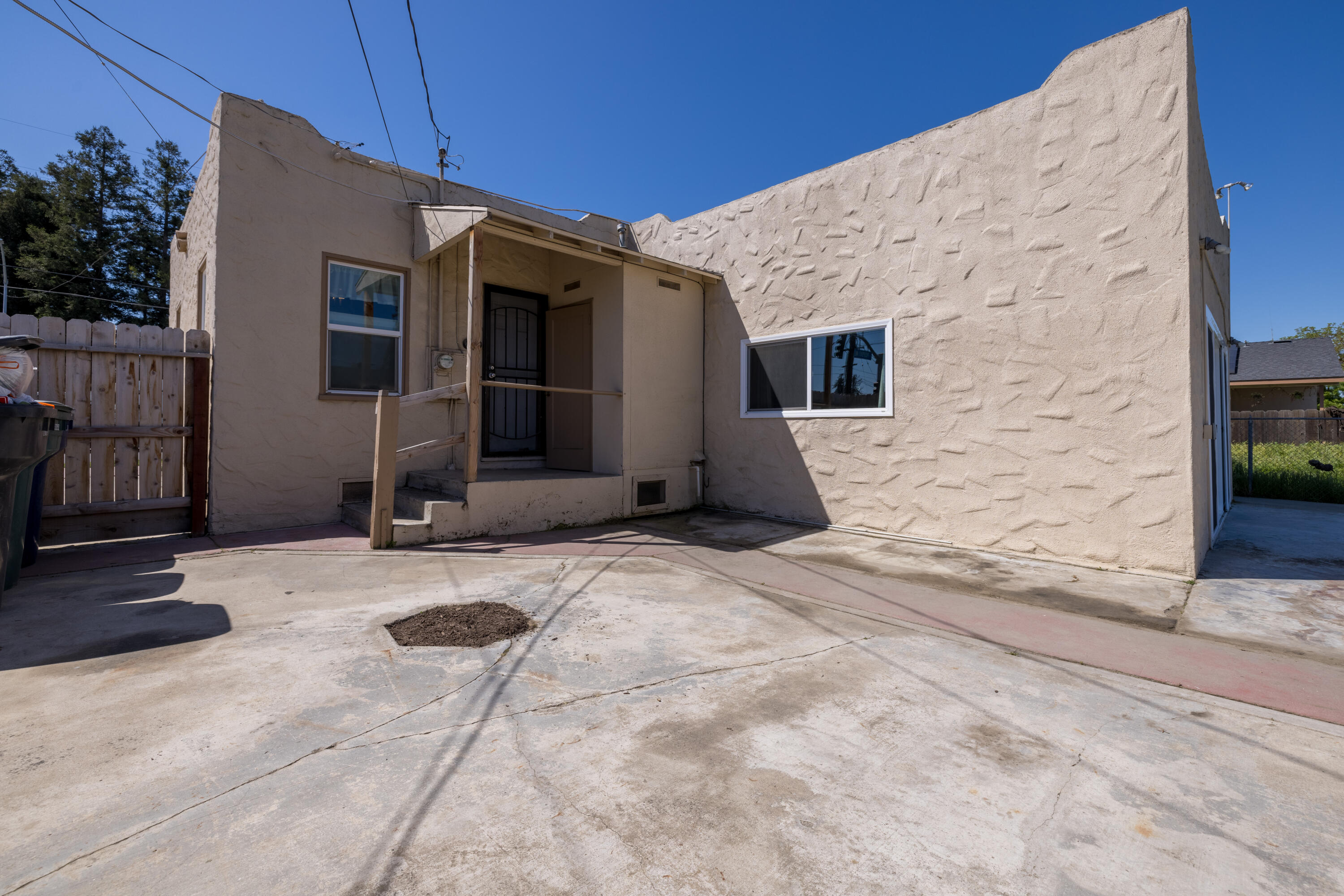 116 W Prosperity Avenue