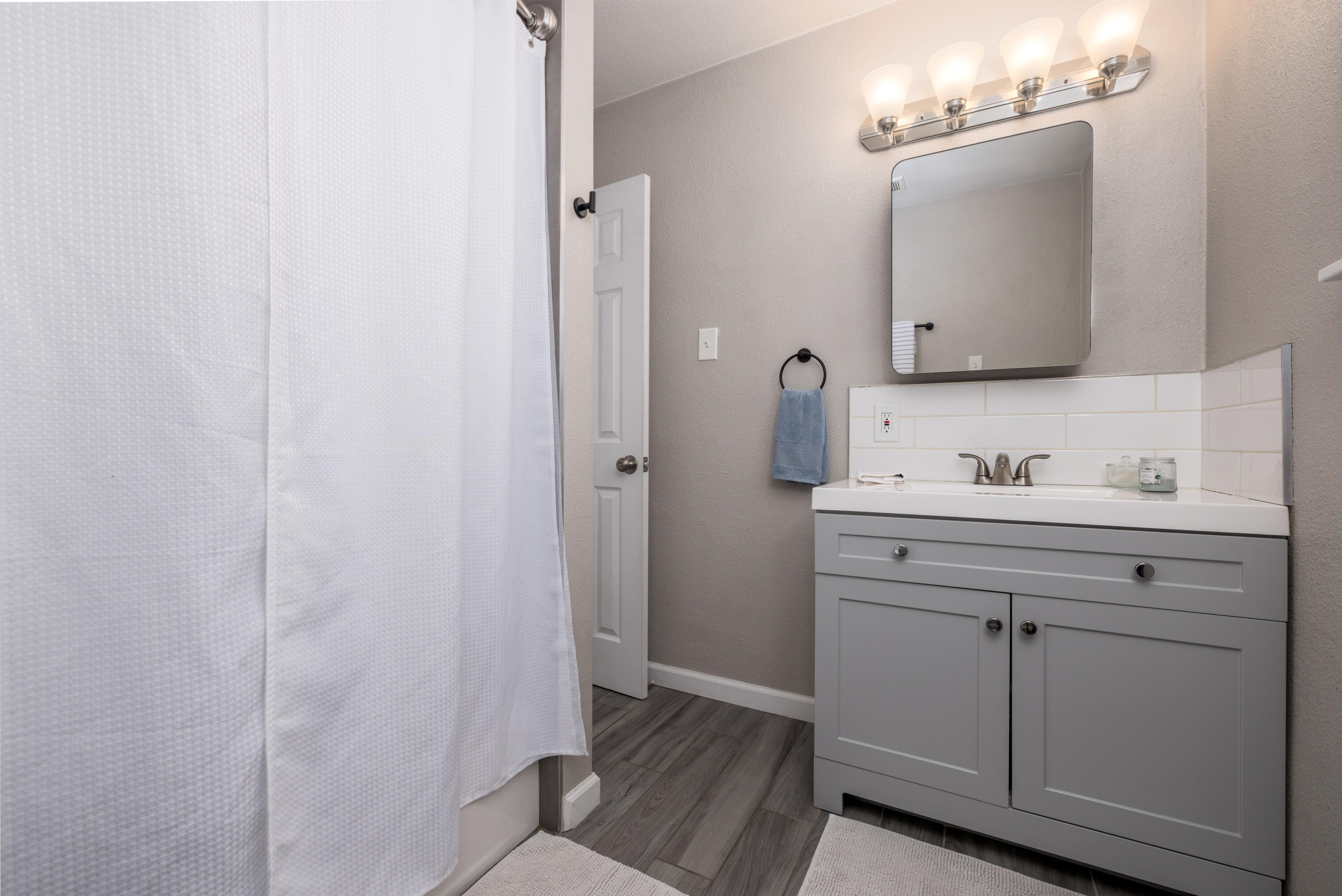 116 W Prosperity Avenue