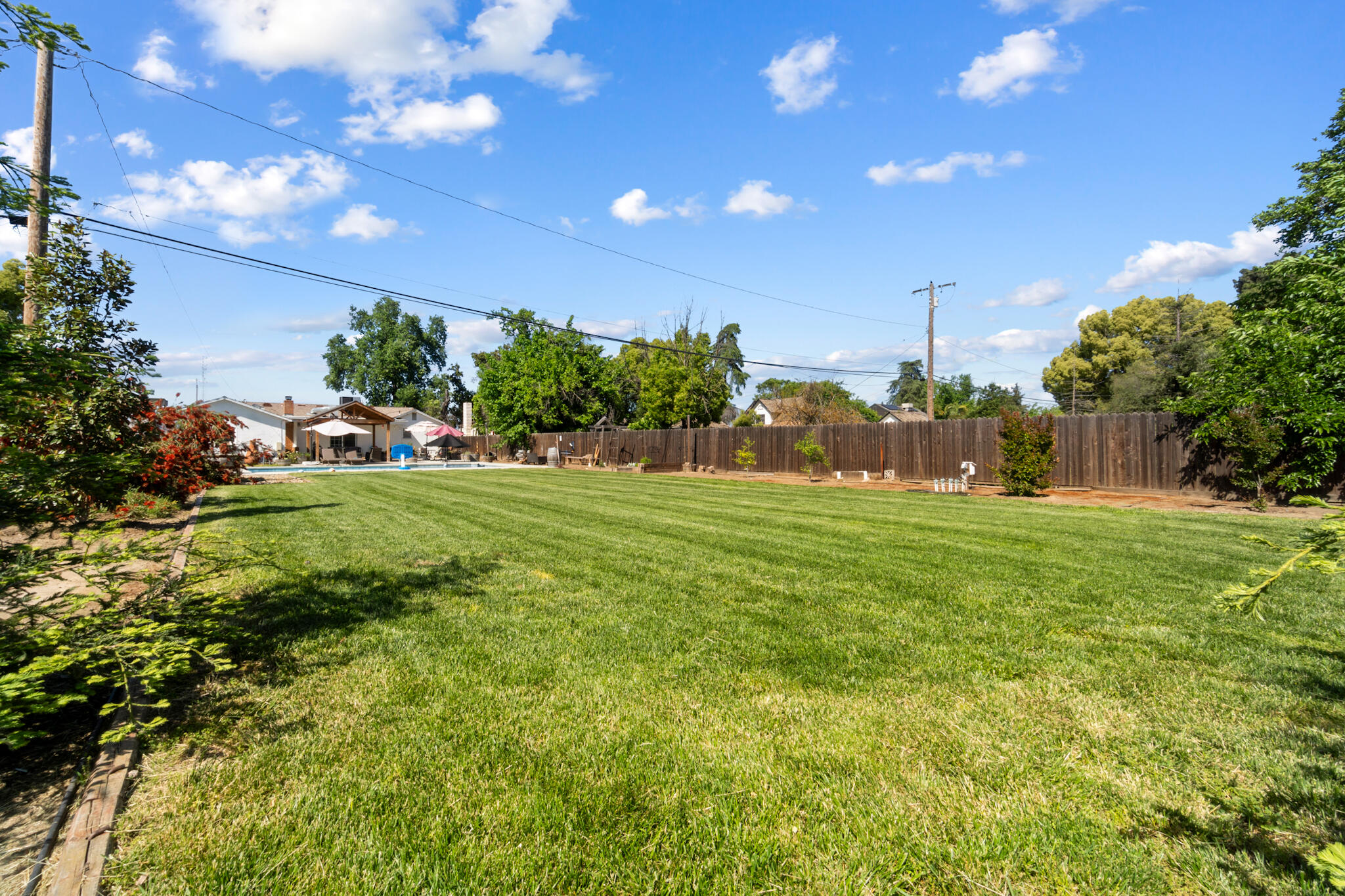 809 E Cross Avenue