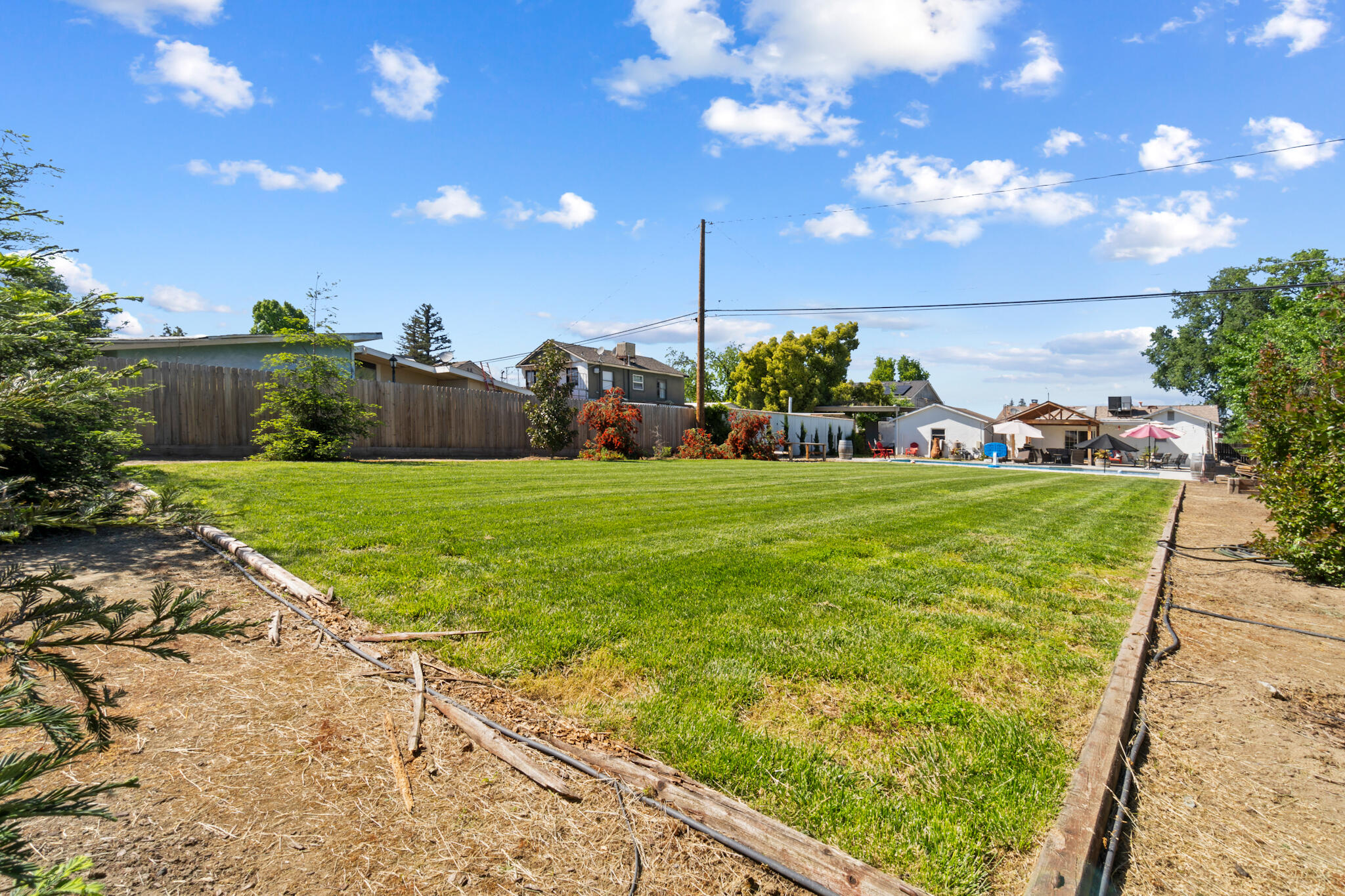 809 E Cross Avenue