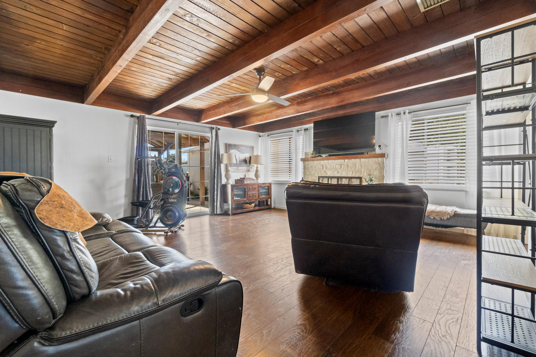 809 E Cross Avenue
