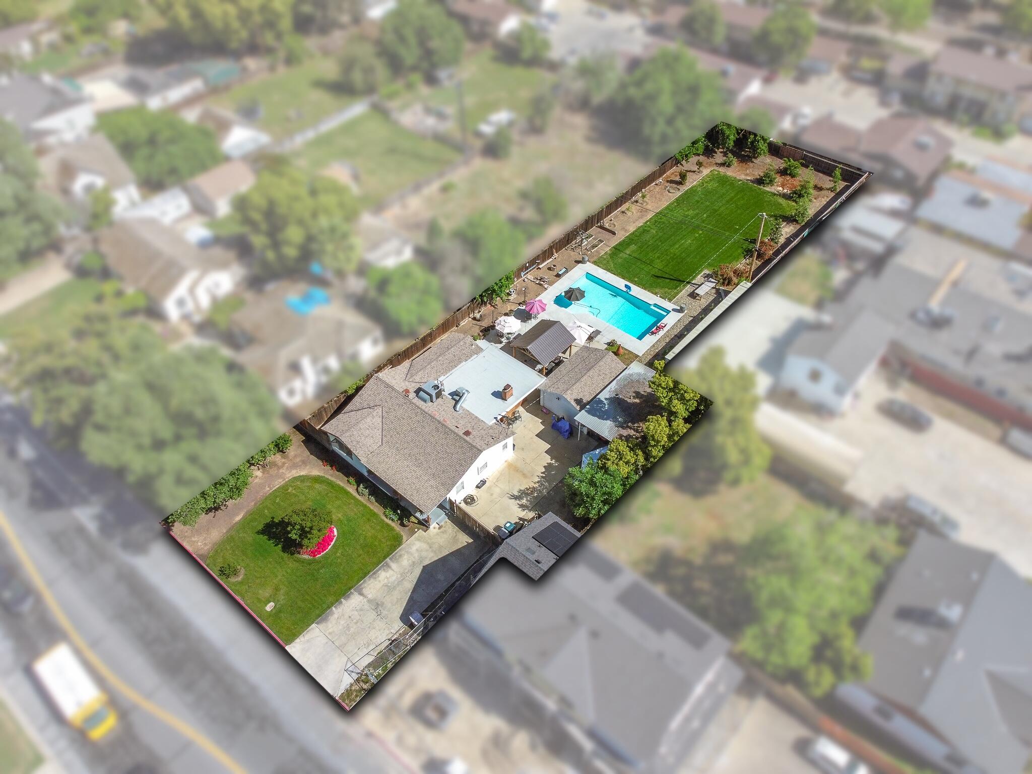 809 E Cross Avenue