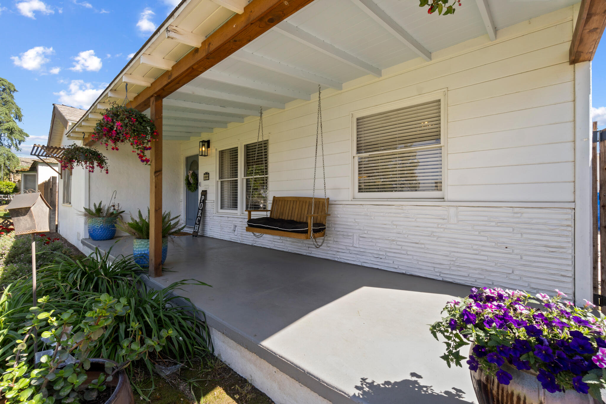 809 E Cross Avenue