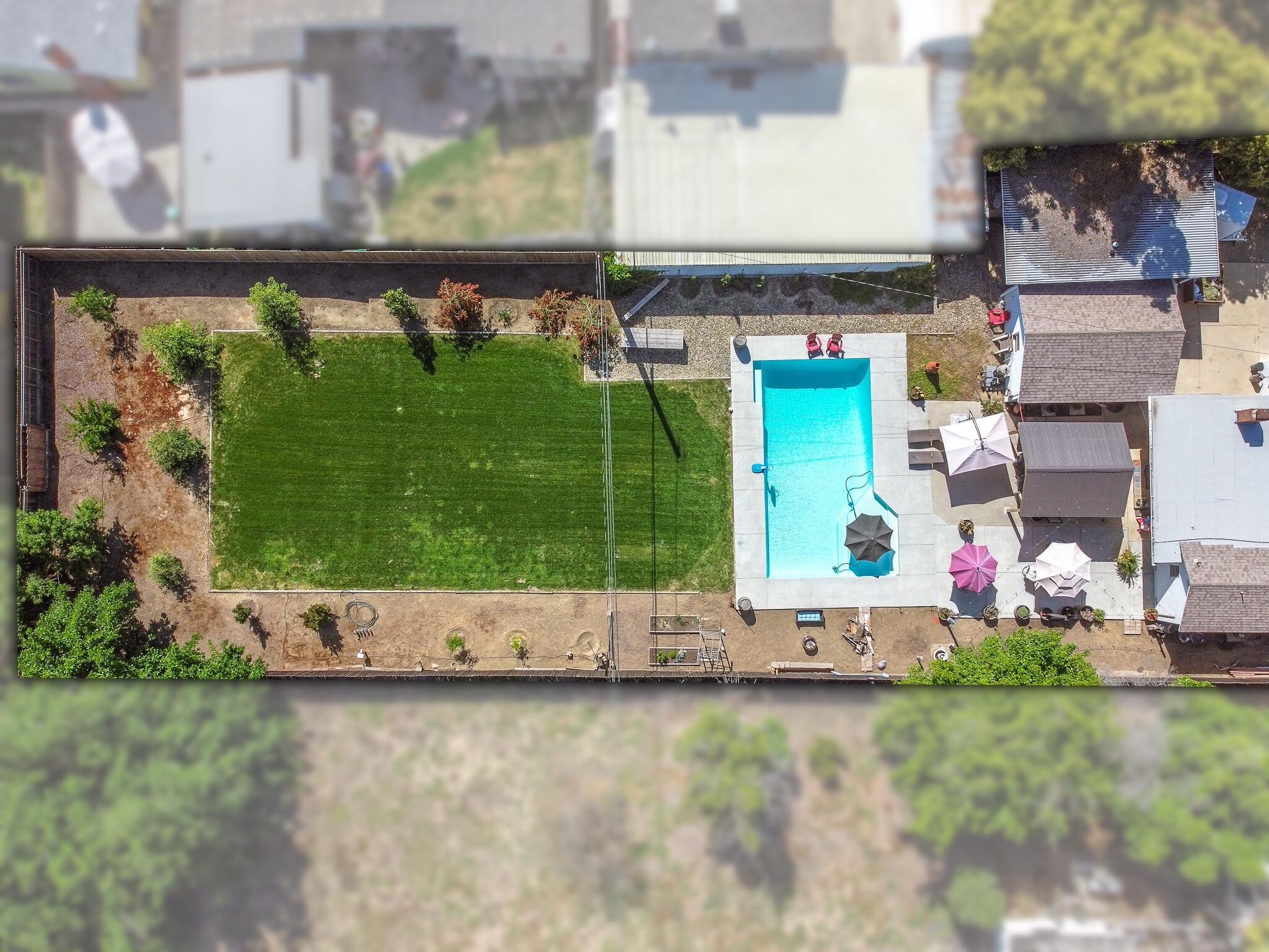 809 E Cross Avenue