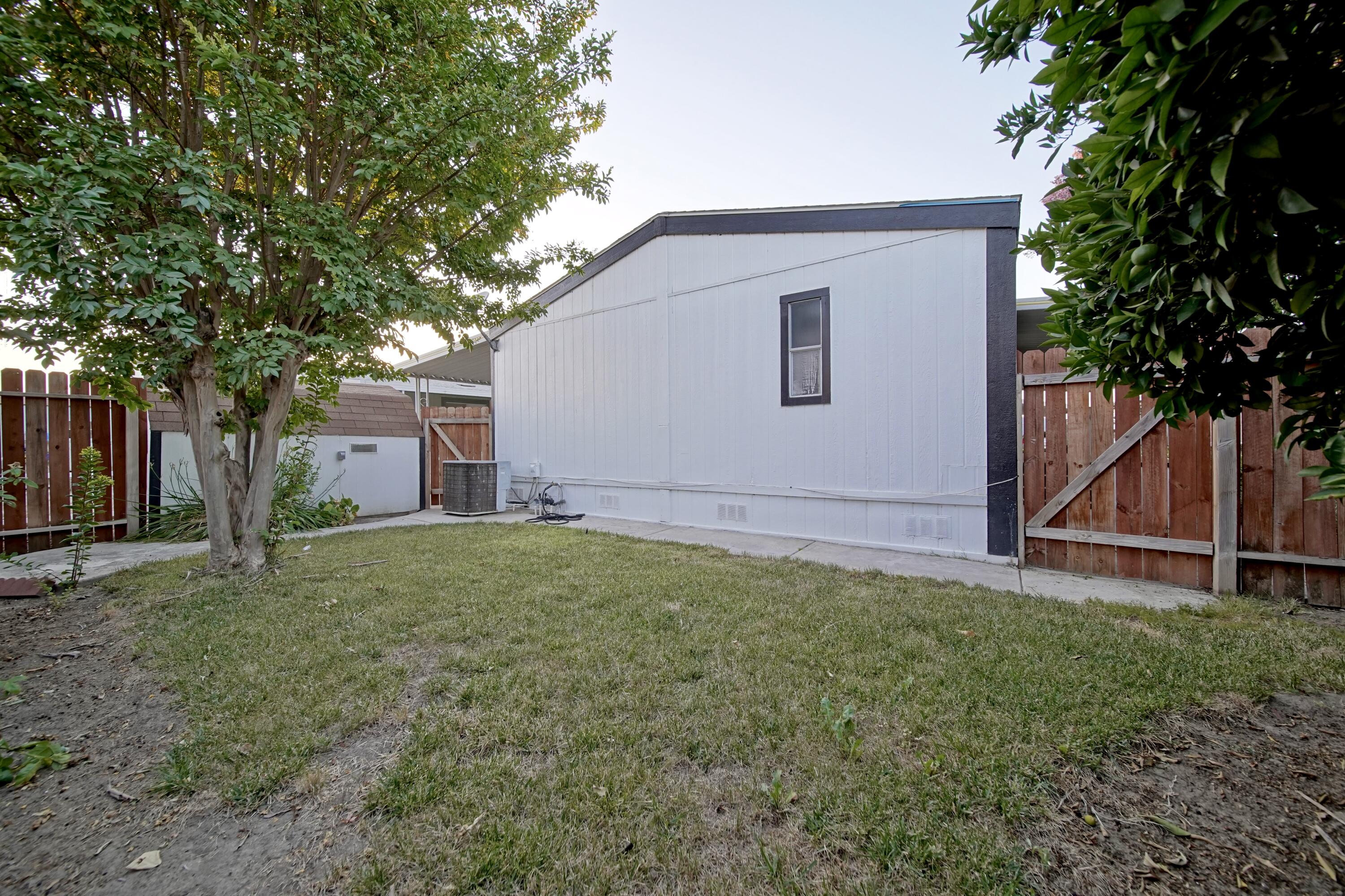 2459 N Oaks Street, 37