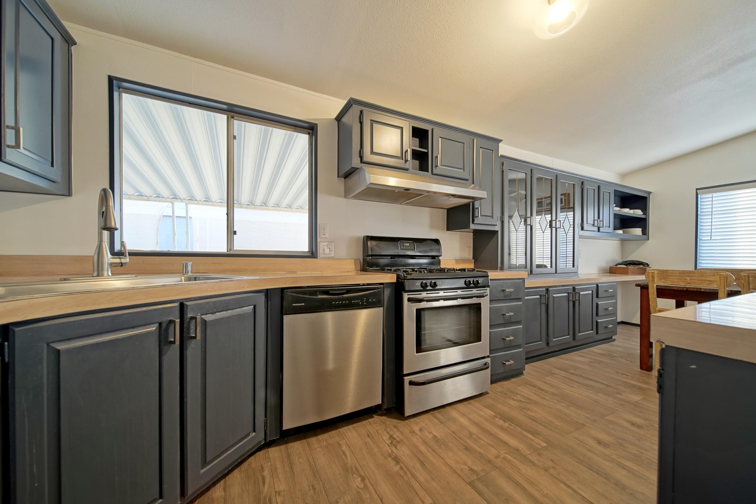 2459 N Oaks Street, 37