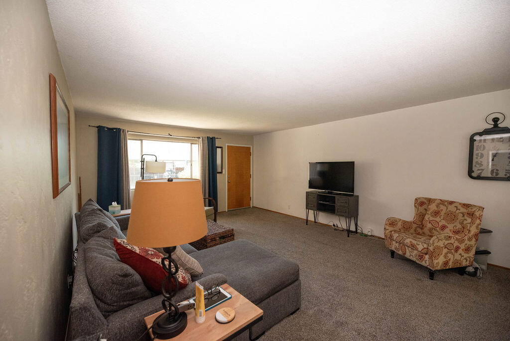 1411 S Divisadero Street, 5