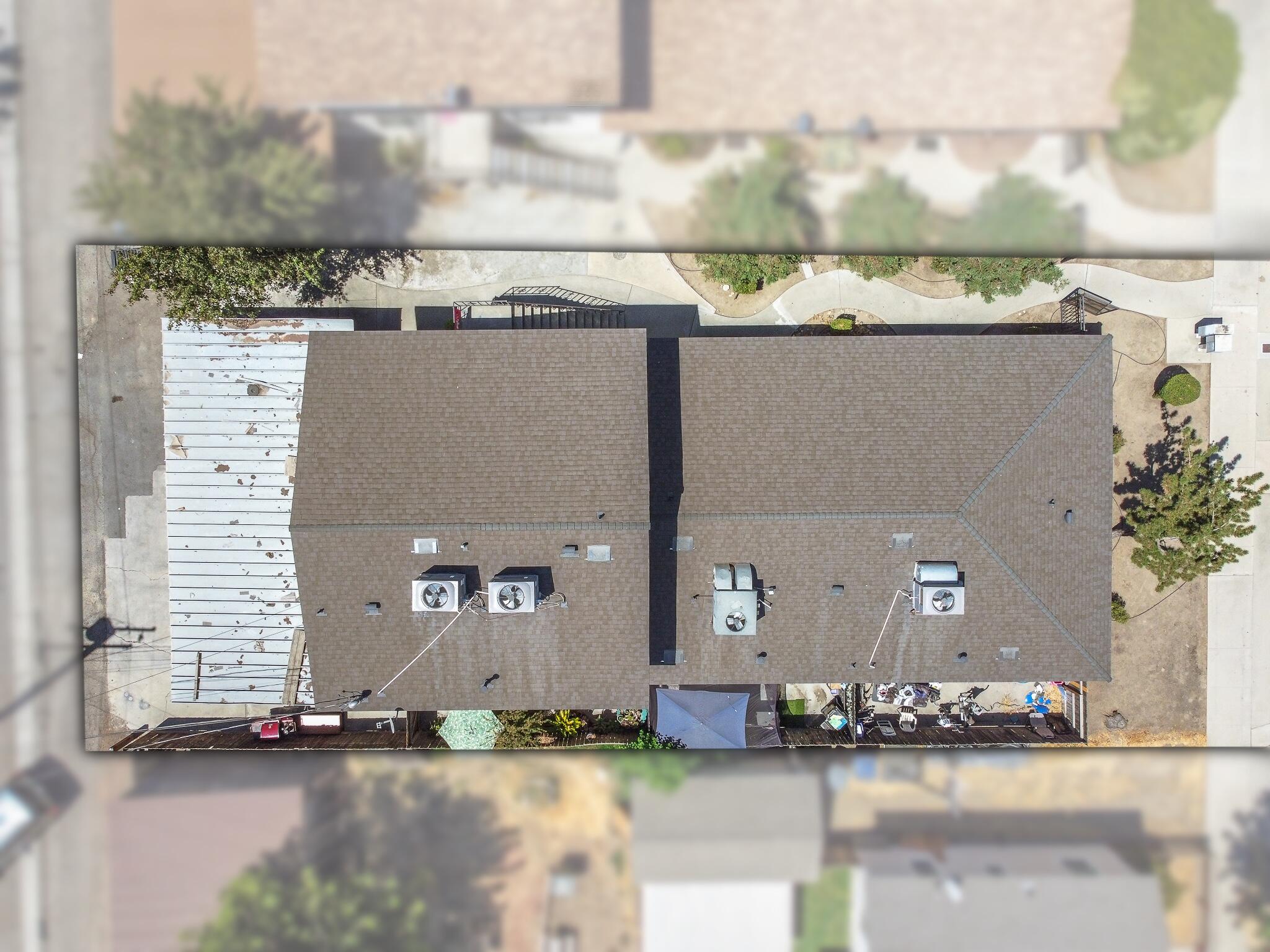 915 W Oak Avenue
