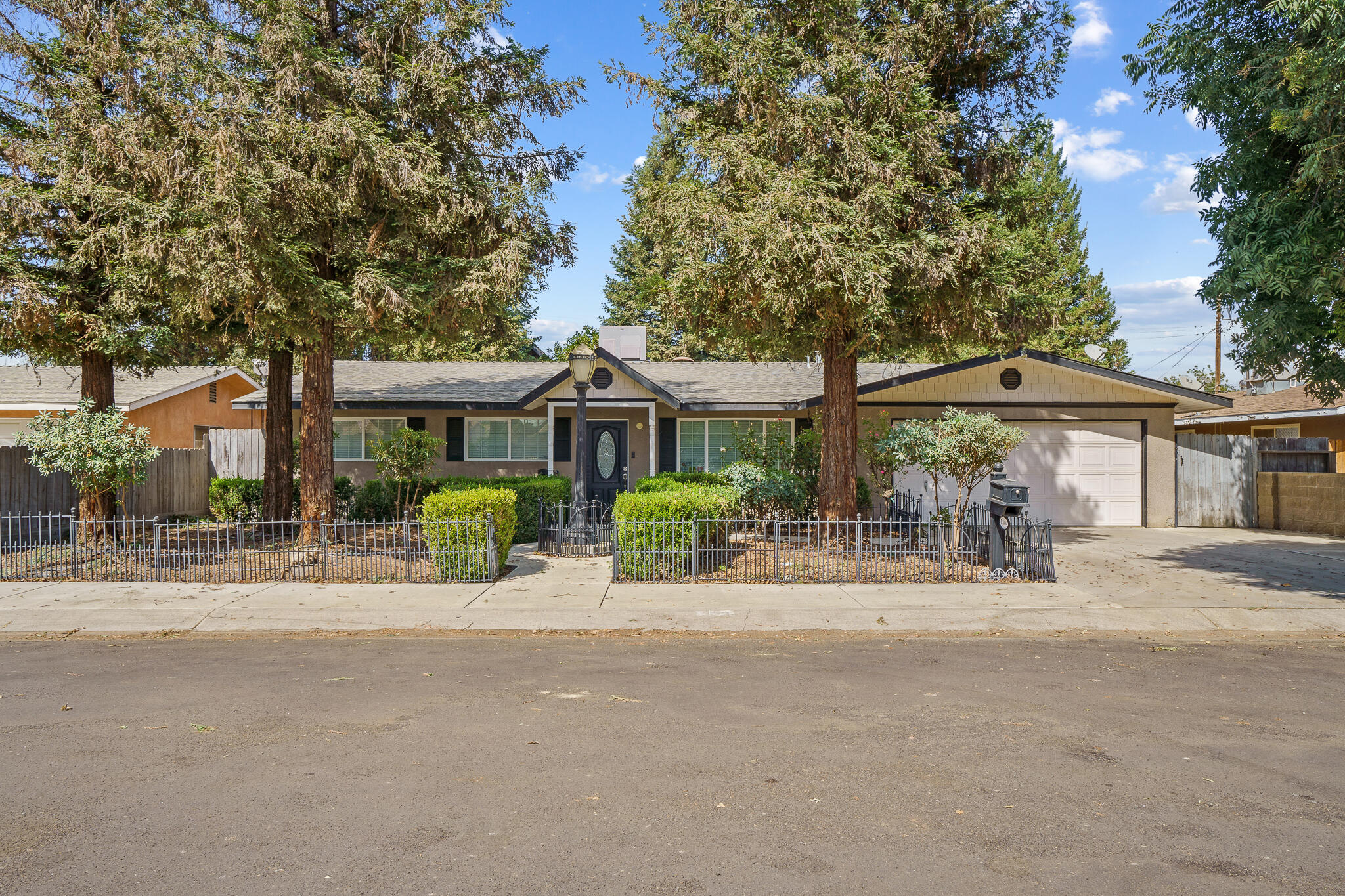 1804 W Sunnyside Avenue