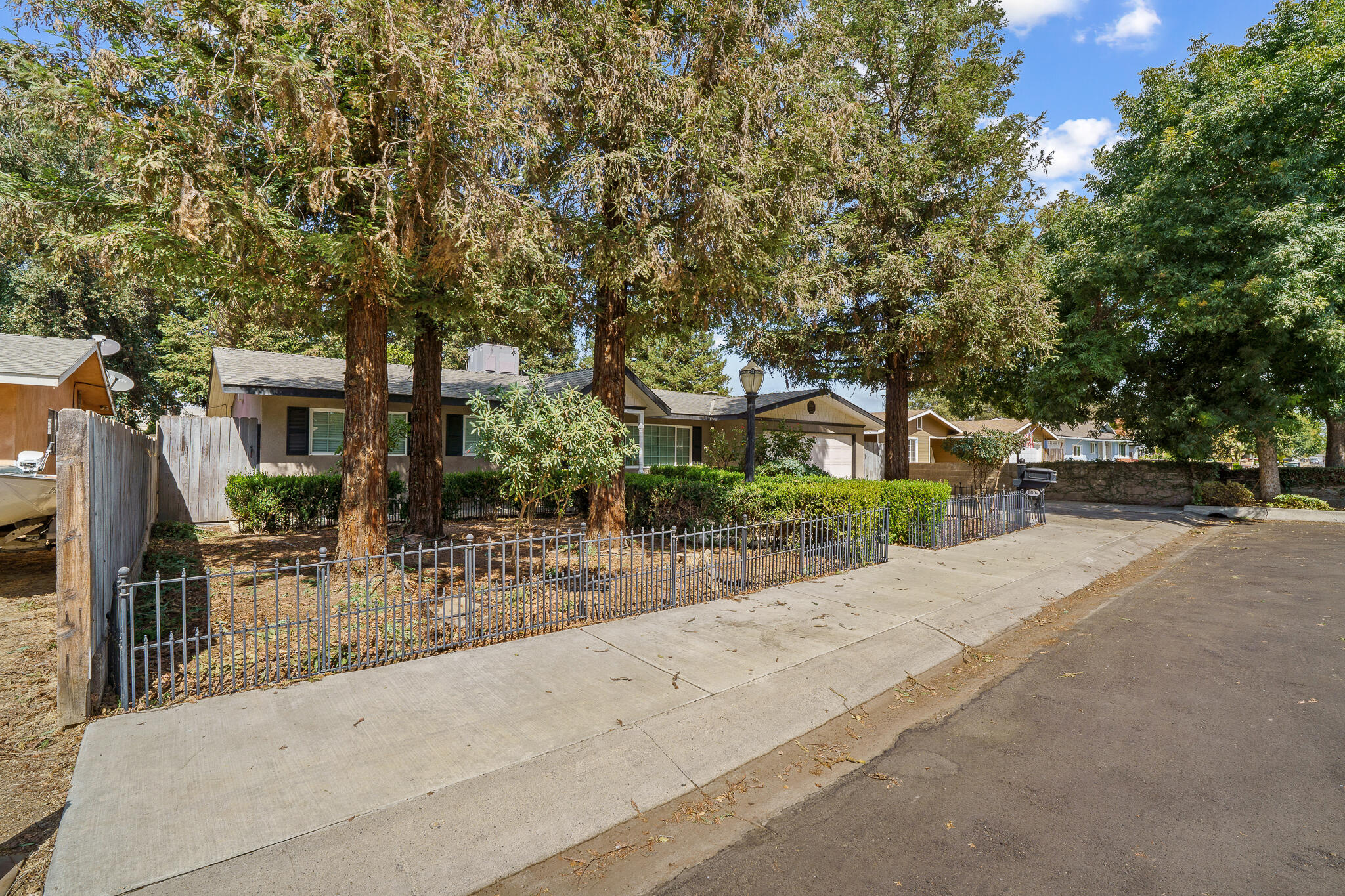 1804 W Sunnyside Avenue
