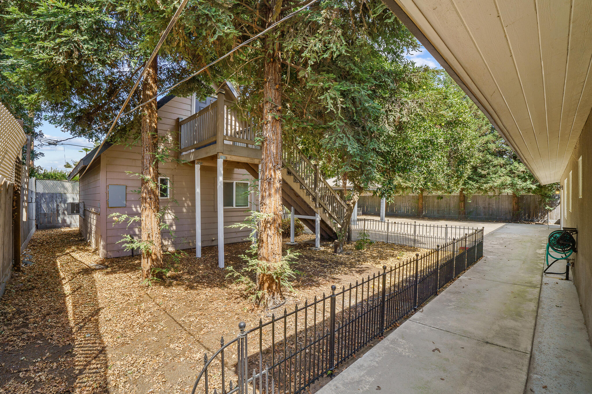 1804 W Sunnyside Avenue
