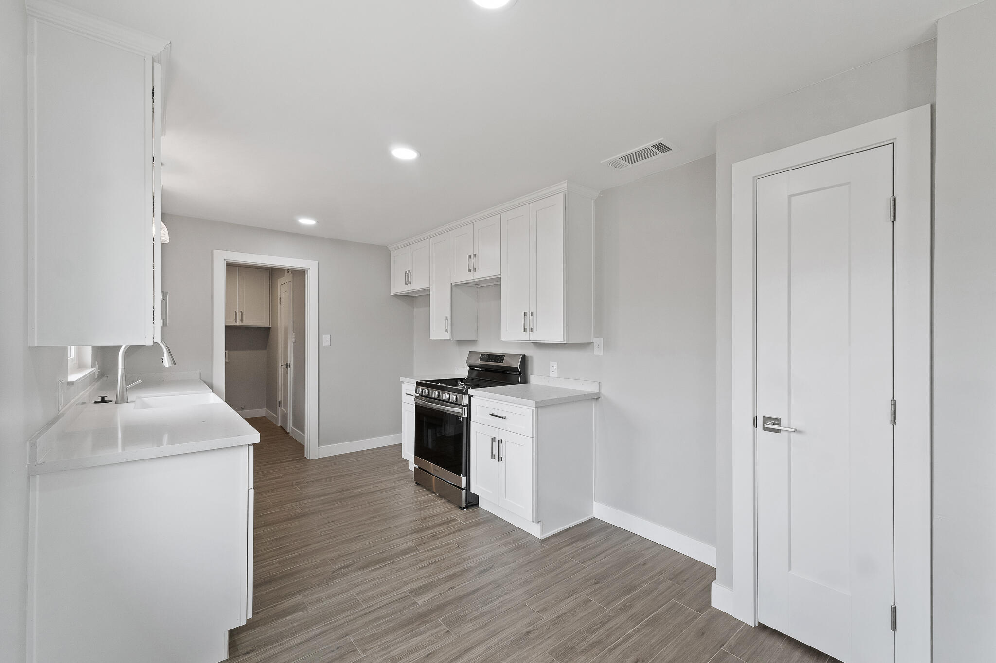 319 E Prosperity Avenue
