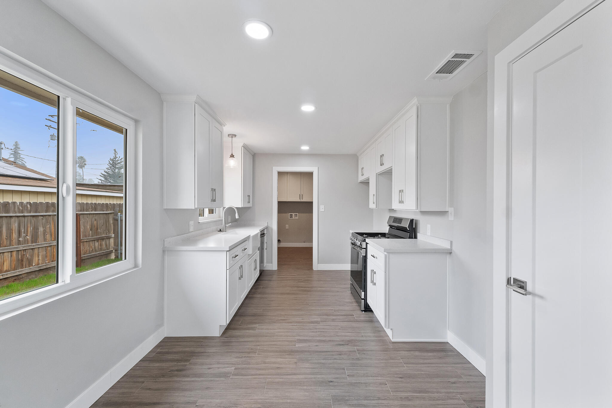 319 E Prosperity Avenue