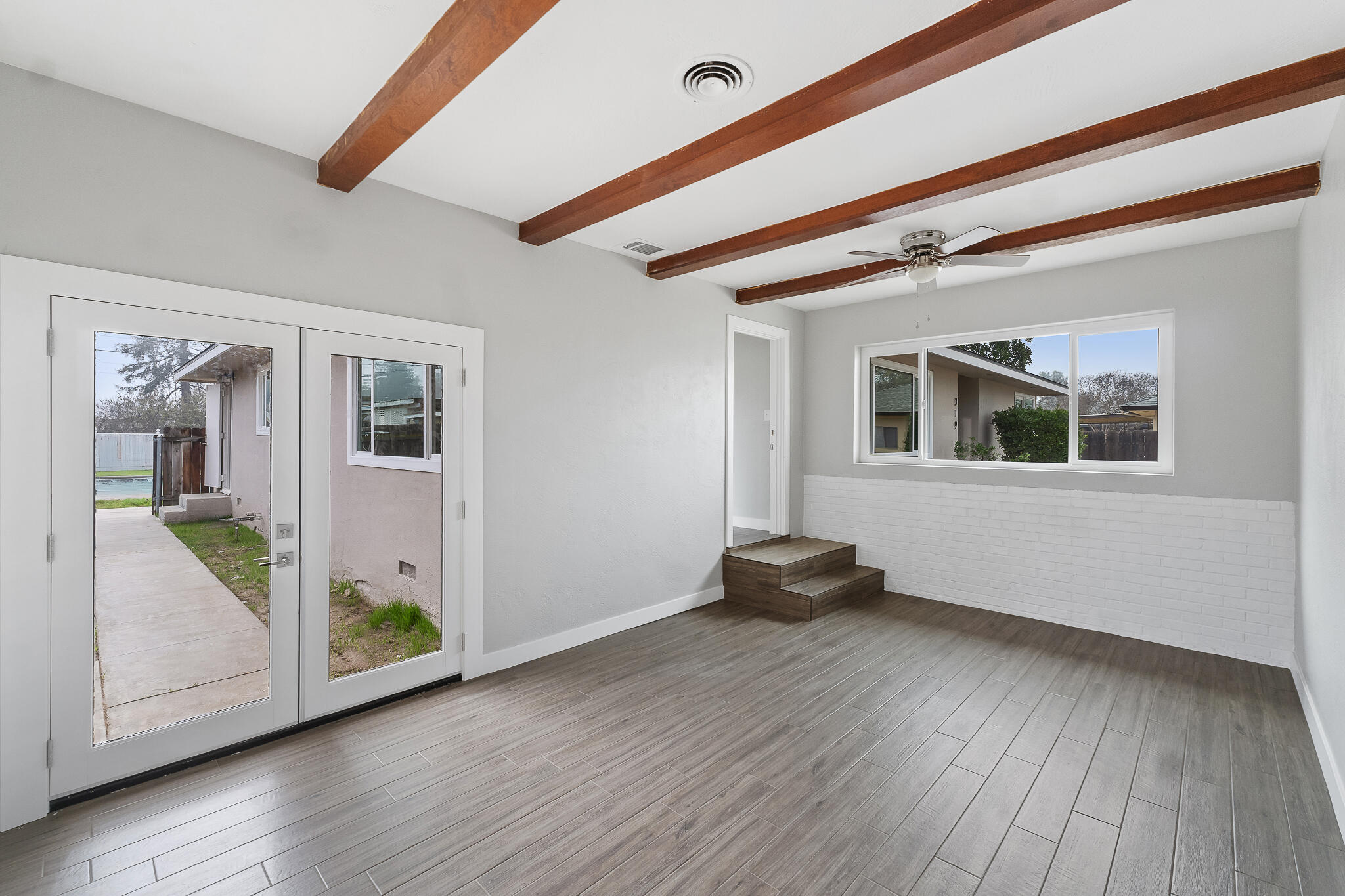 319 E Prosperity Avenue