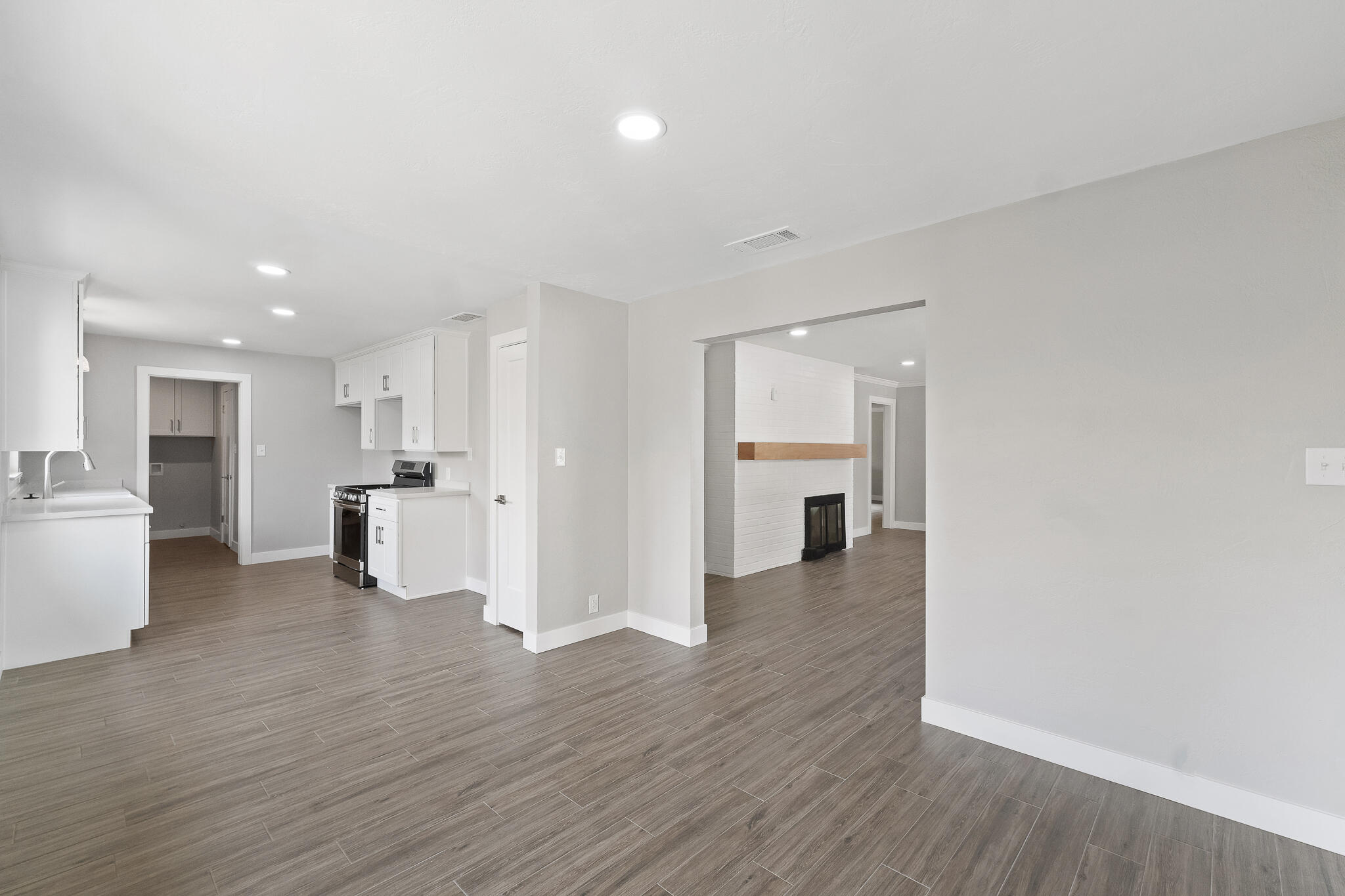 319 E Prosperity Avenue