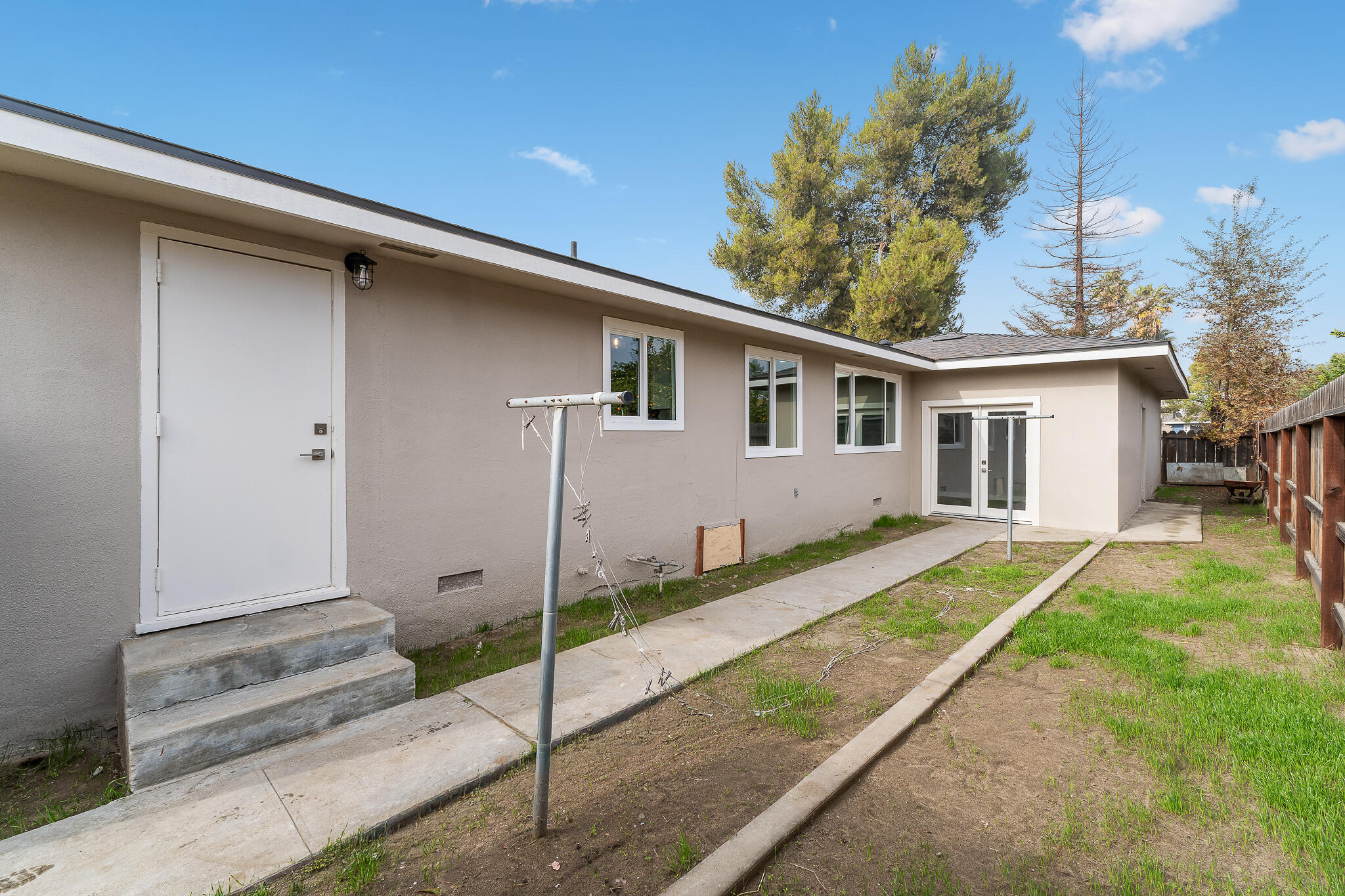 319 E Prosperity Avenue