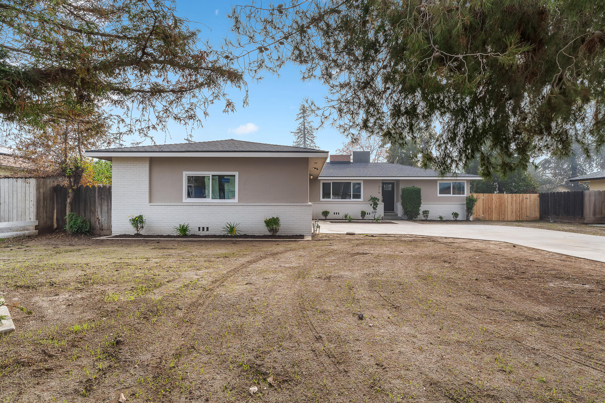319 E Prosperity Avenue