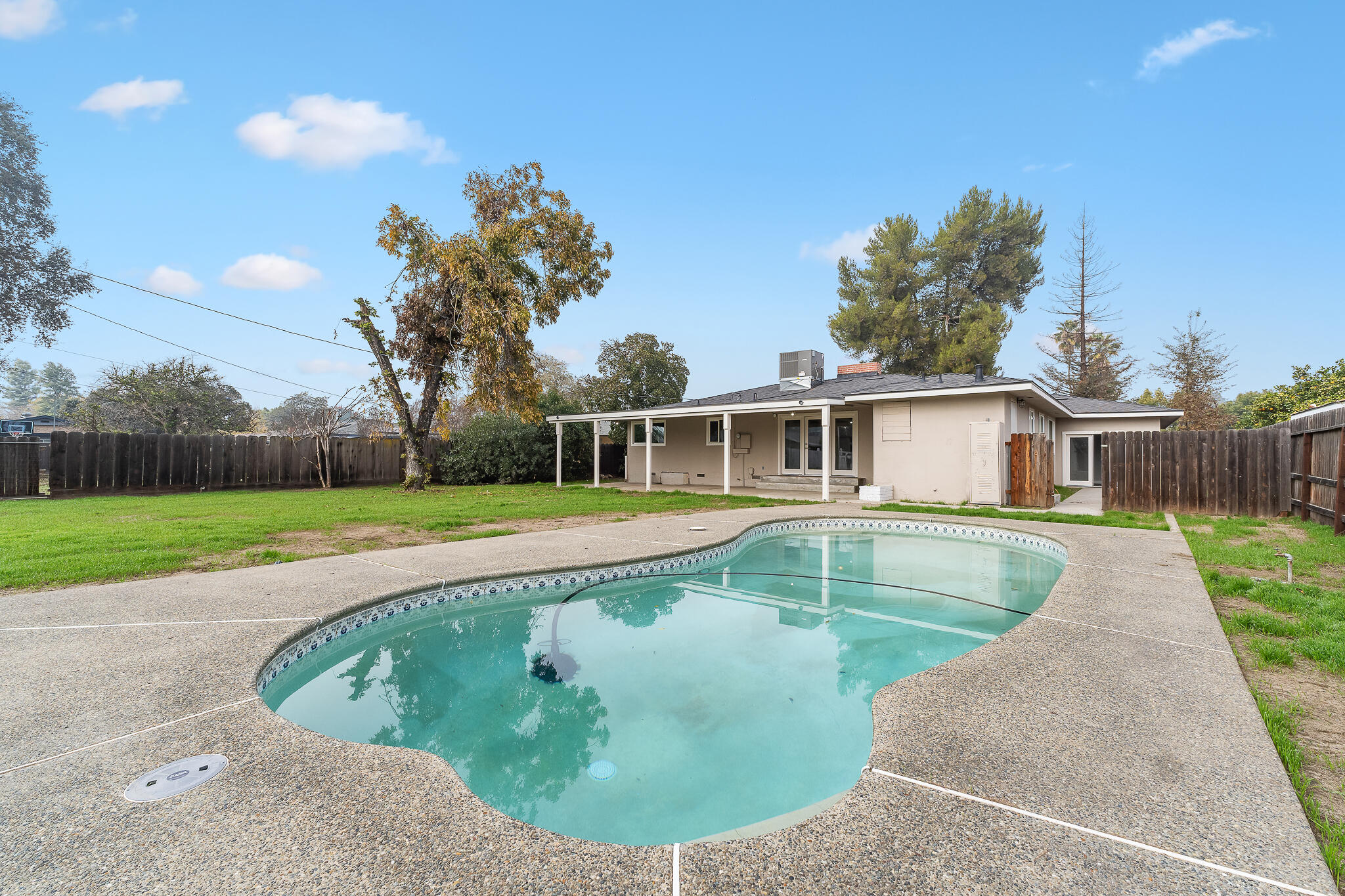 319 E Prosperity Avenue