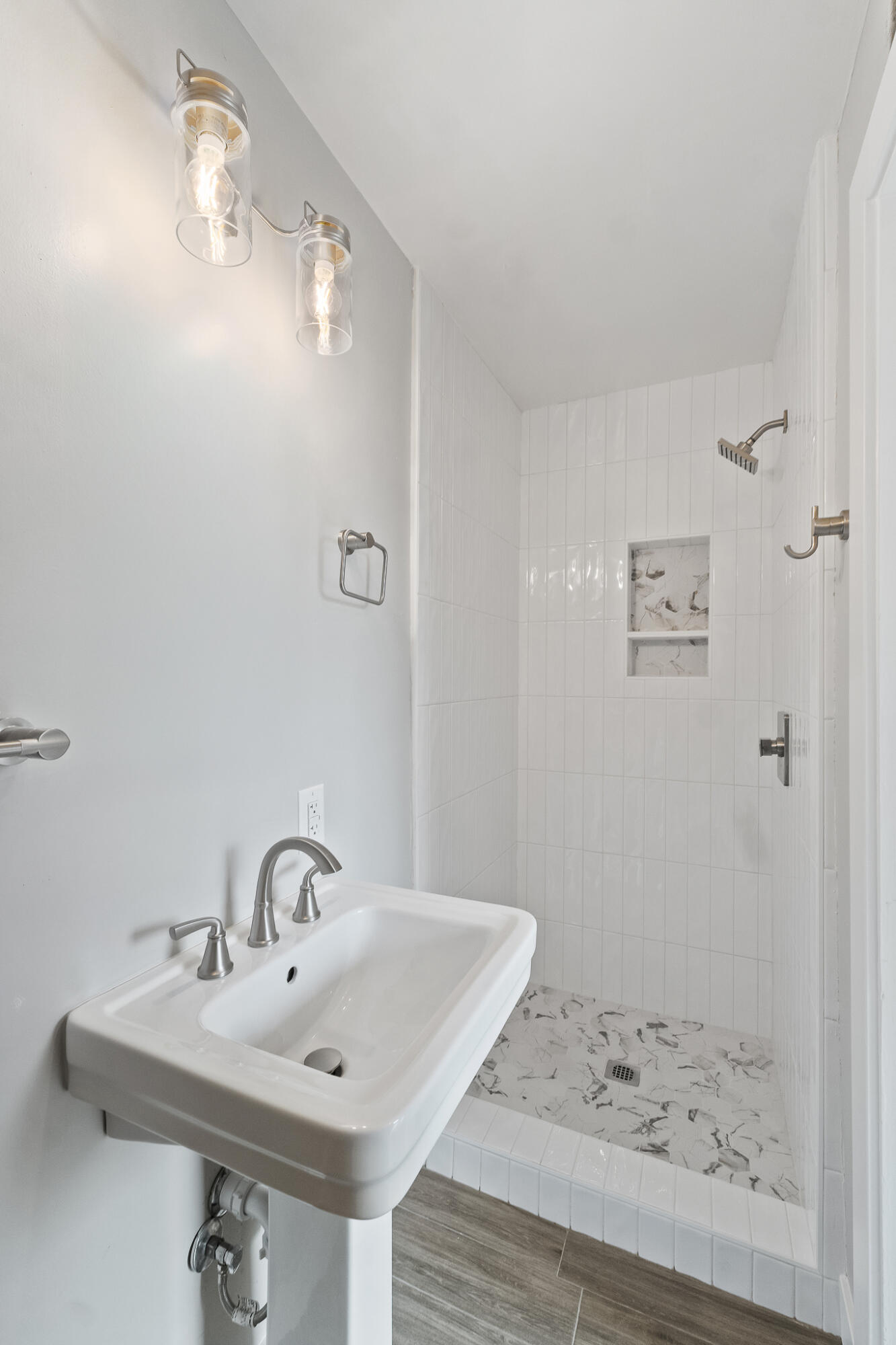 319 E Prosperity Avenue